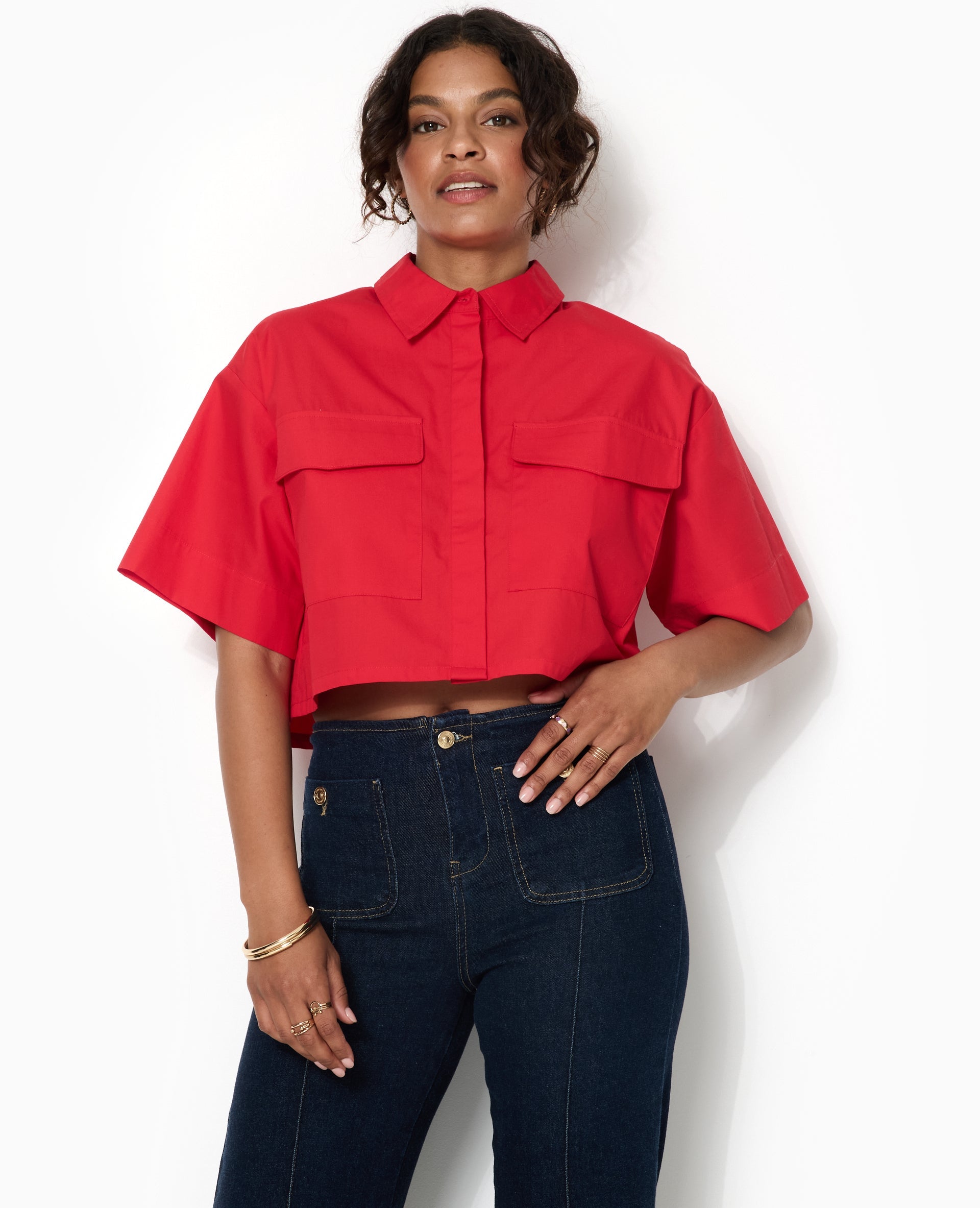 Chemise courte avec manches courtes et poches