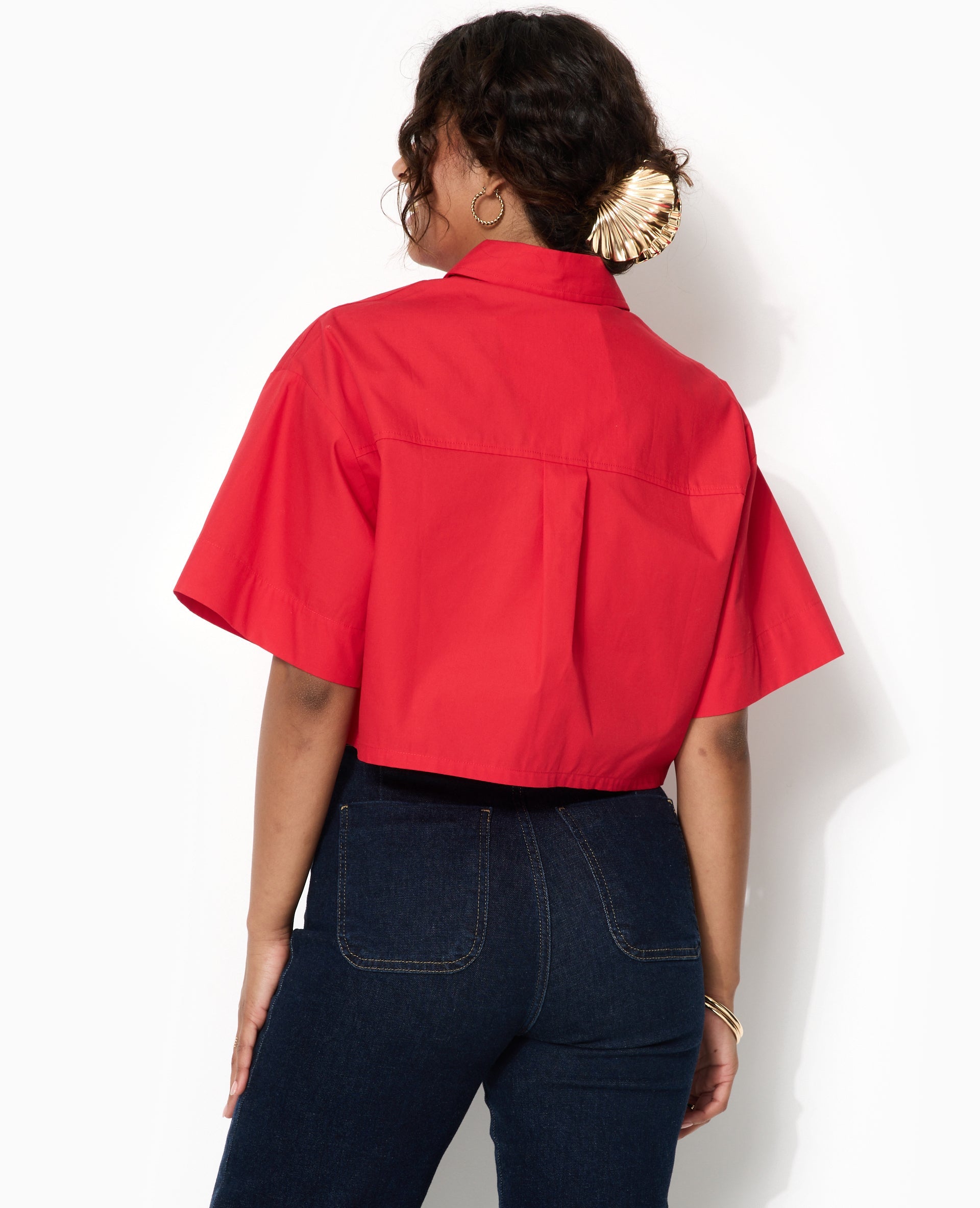 Chemise courte avec manches courtes et poches