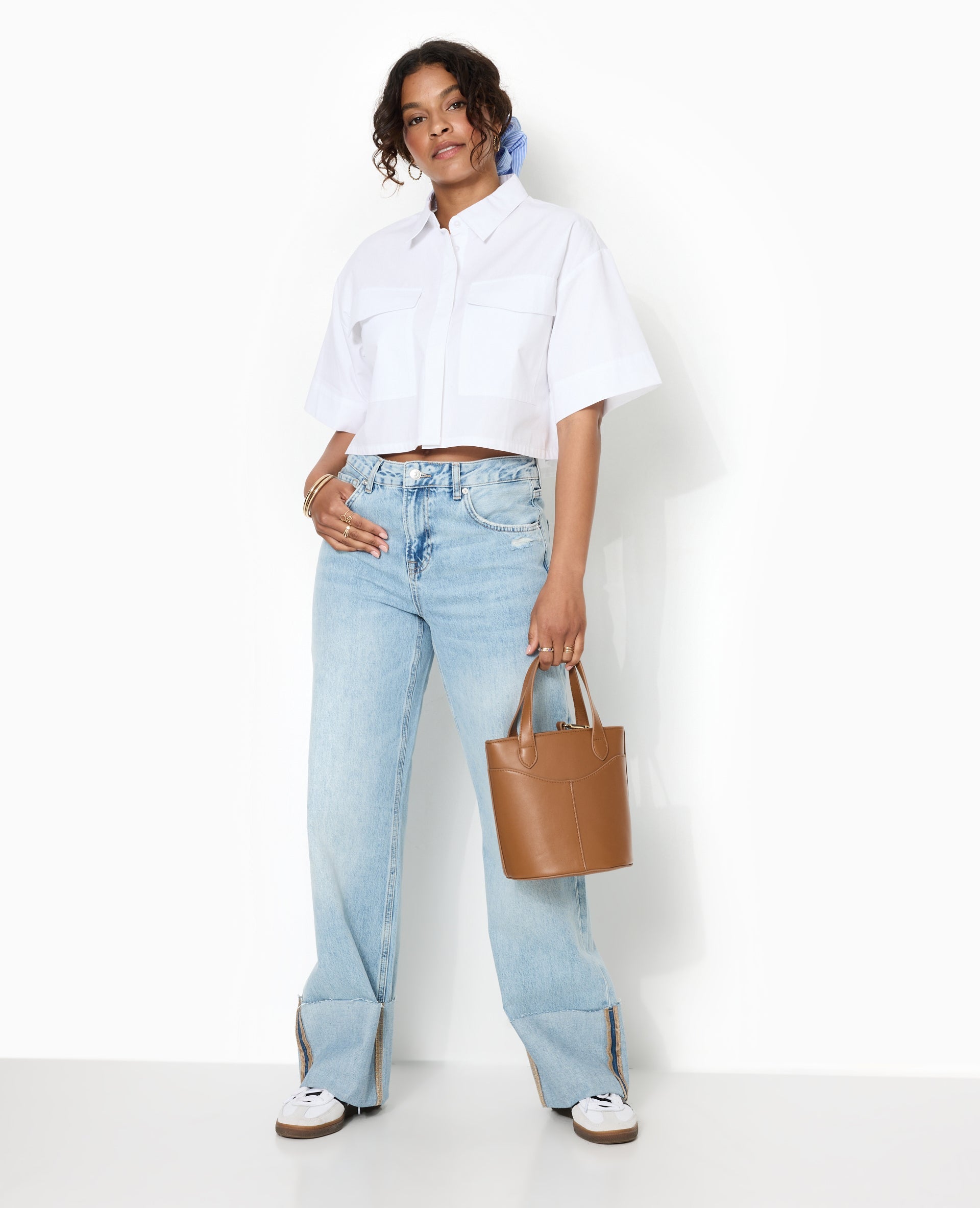 Chemise courte avec manches courtes et poches