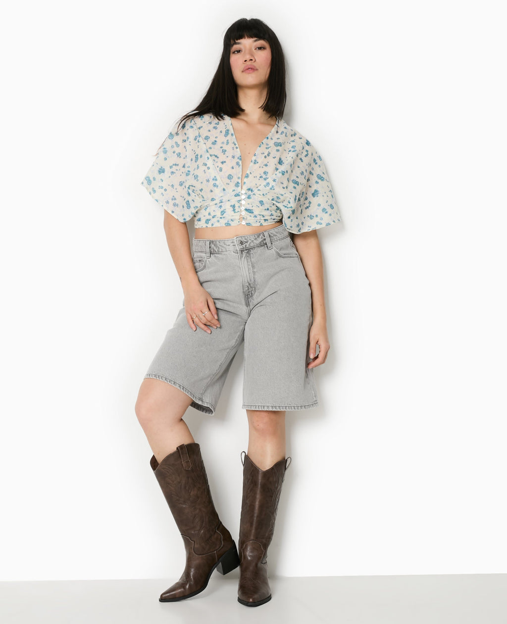 Blouse courte manches papillons motif fleurs