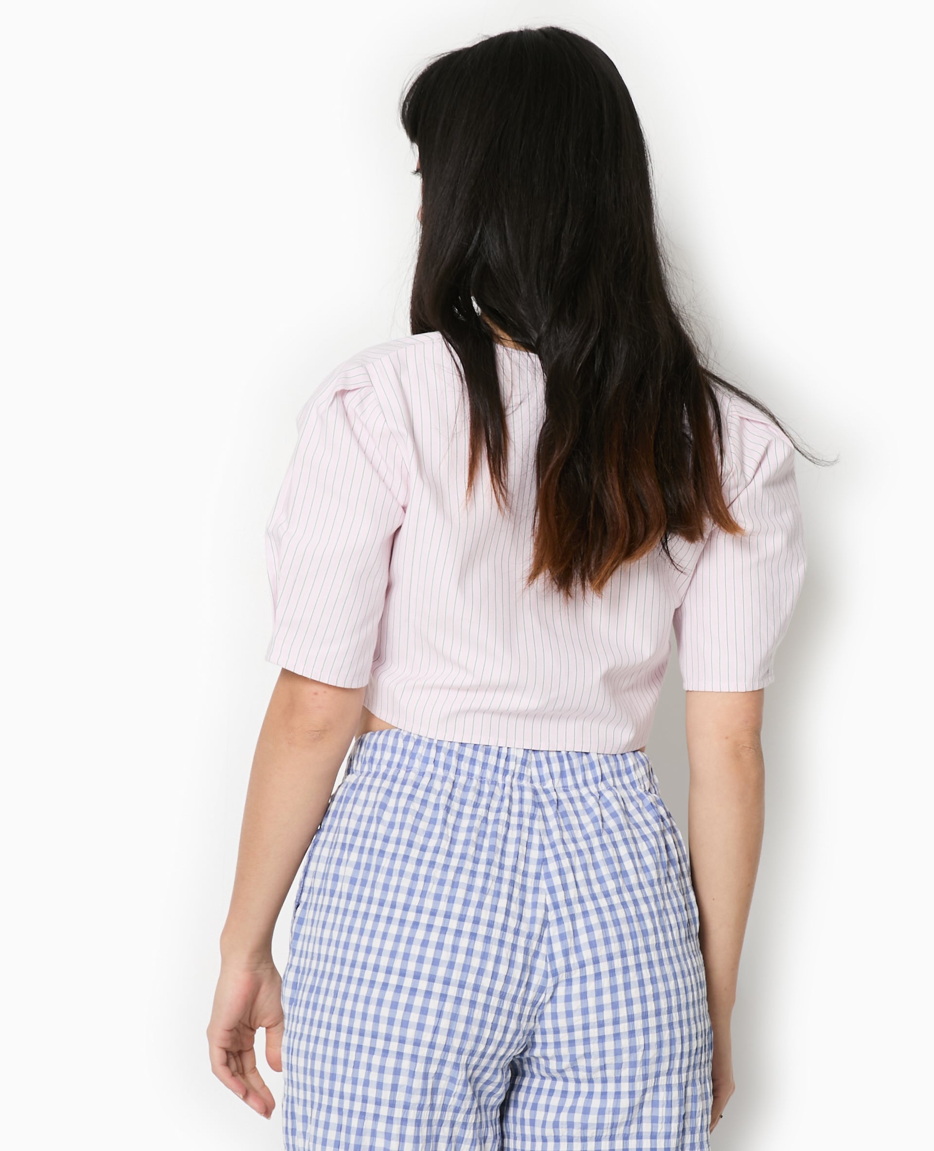 Blouse courte rayée avec nouettes