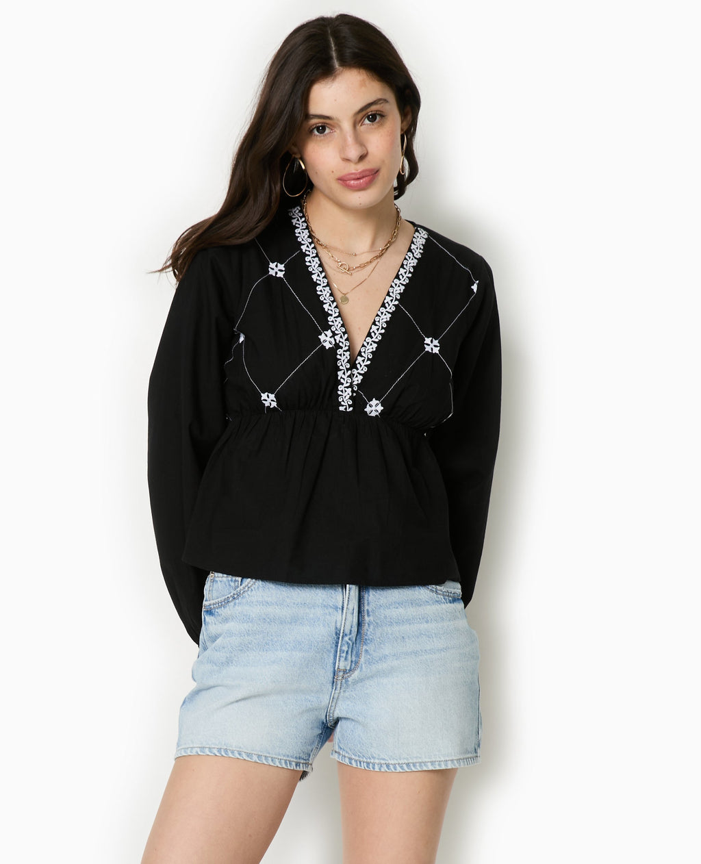Blouse brodée manches longues
