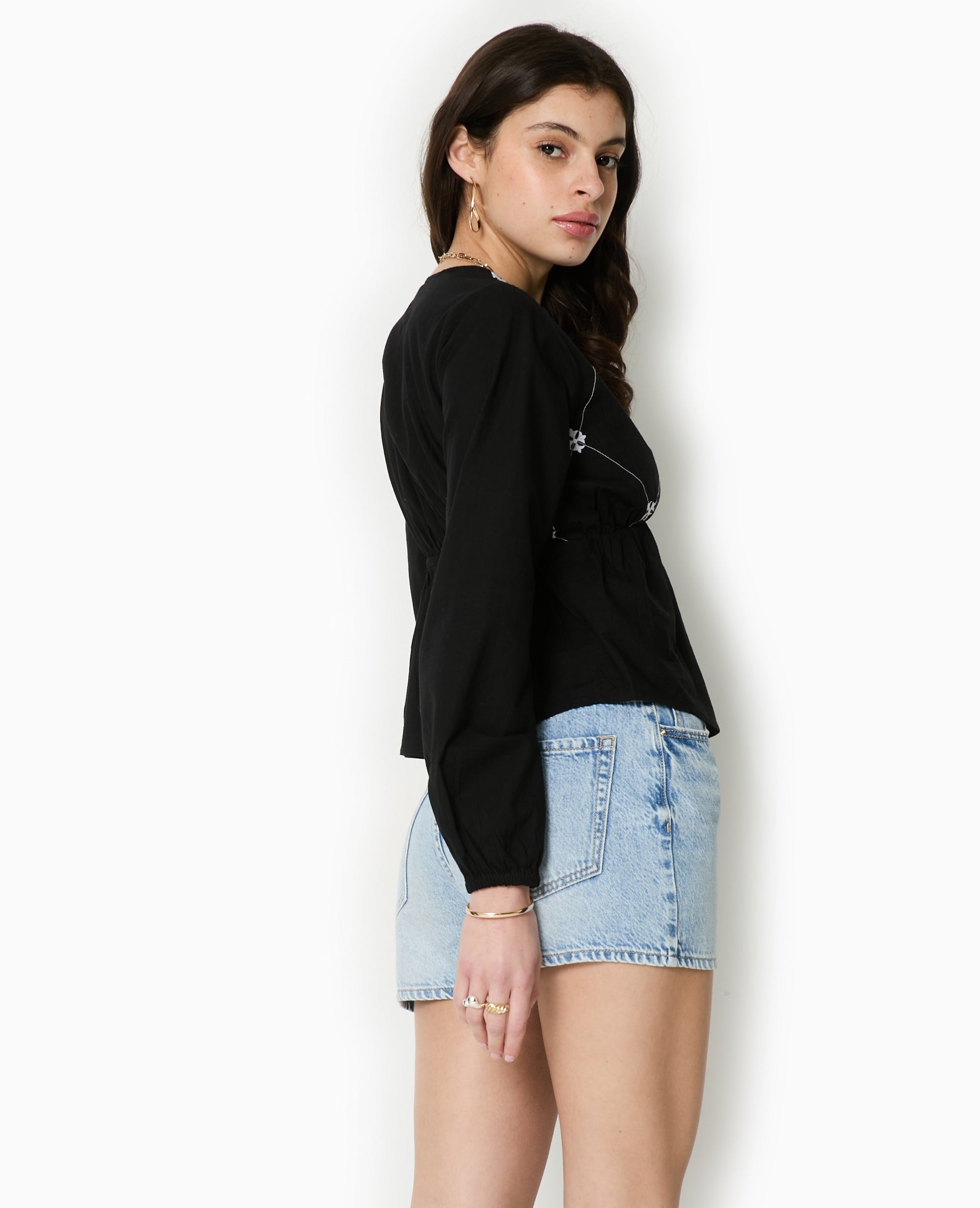 Blouse brodée manches longues