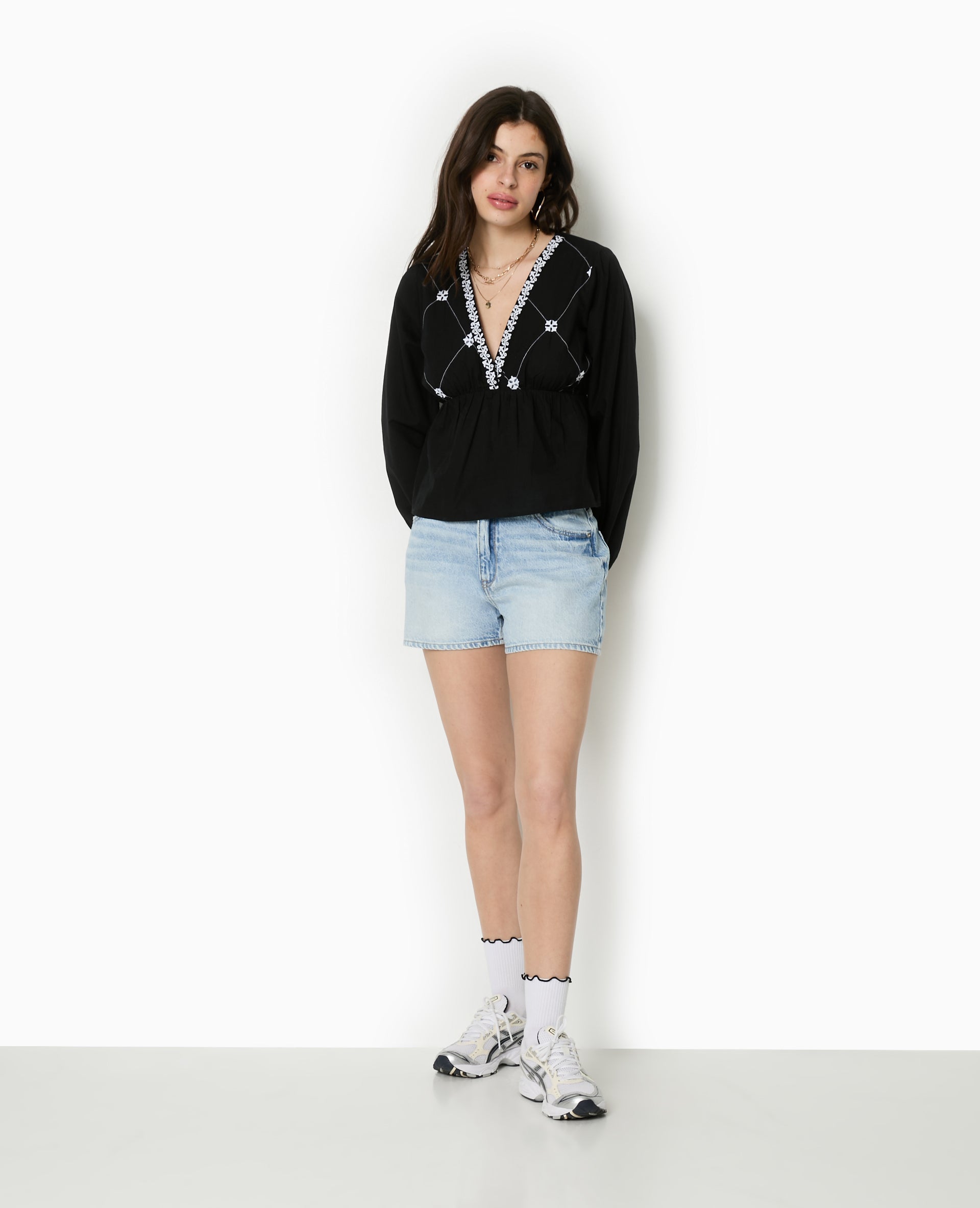 Blouse brodée manches longues