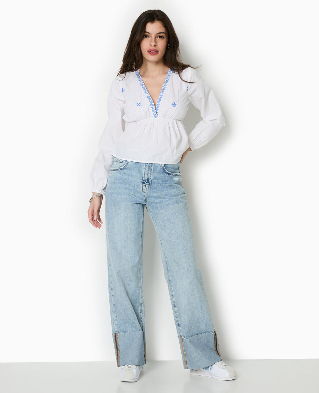 Blouse brodée manches longues