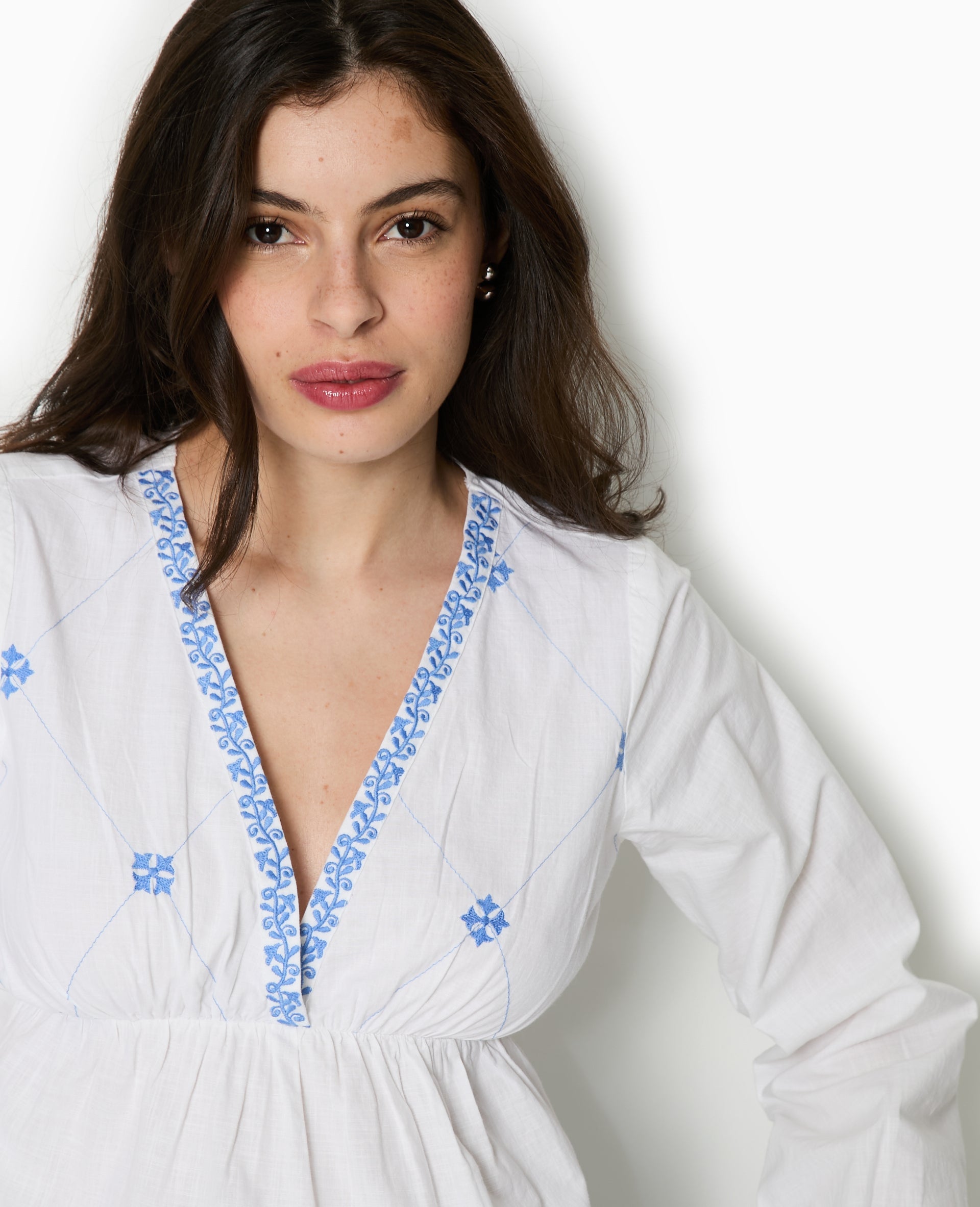 Blouse brodée manches longues