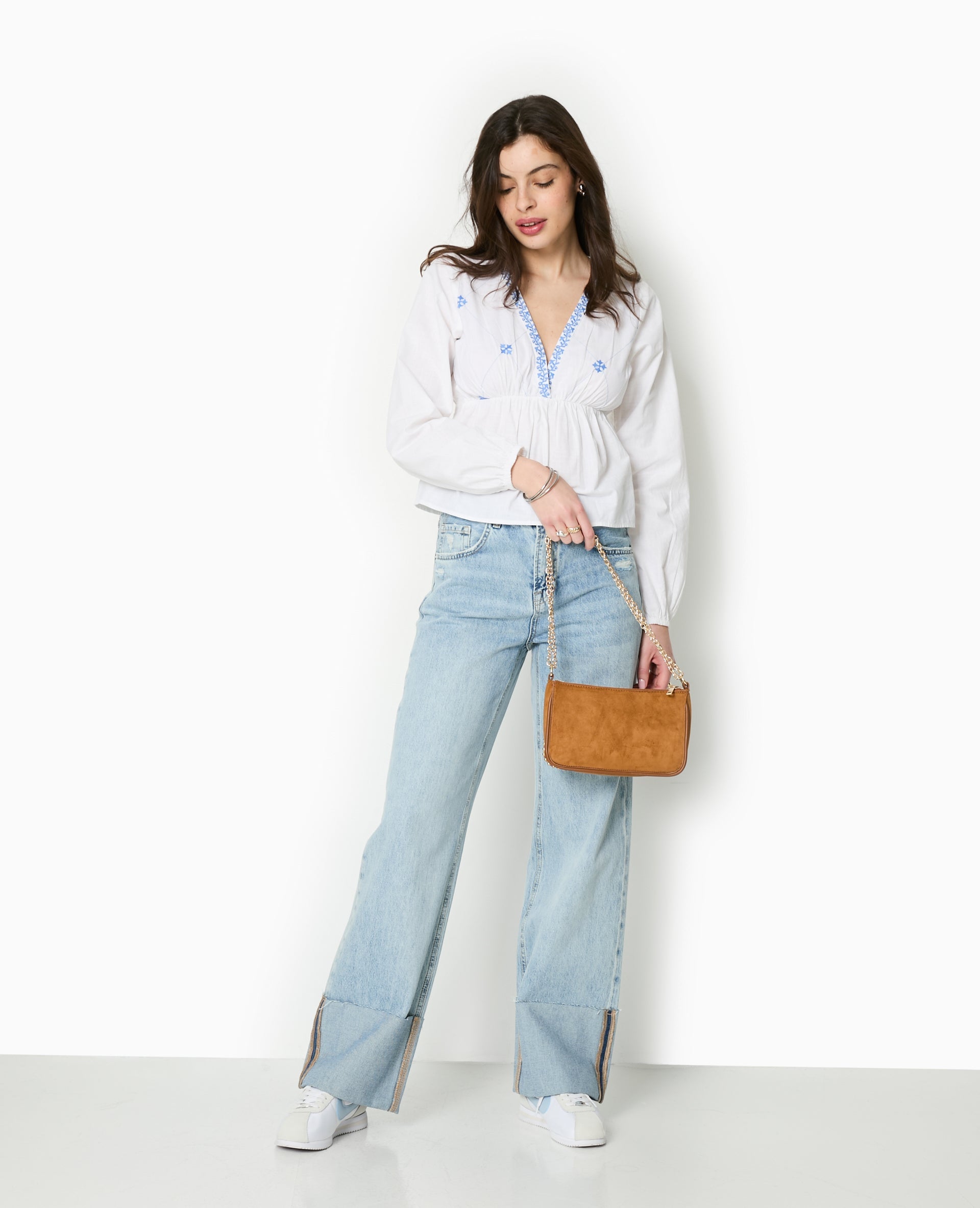 Blouse brodée manches longues