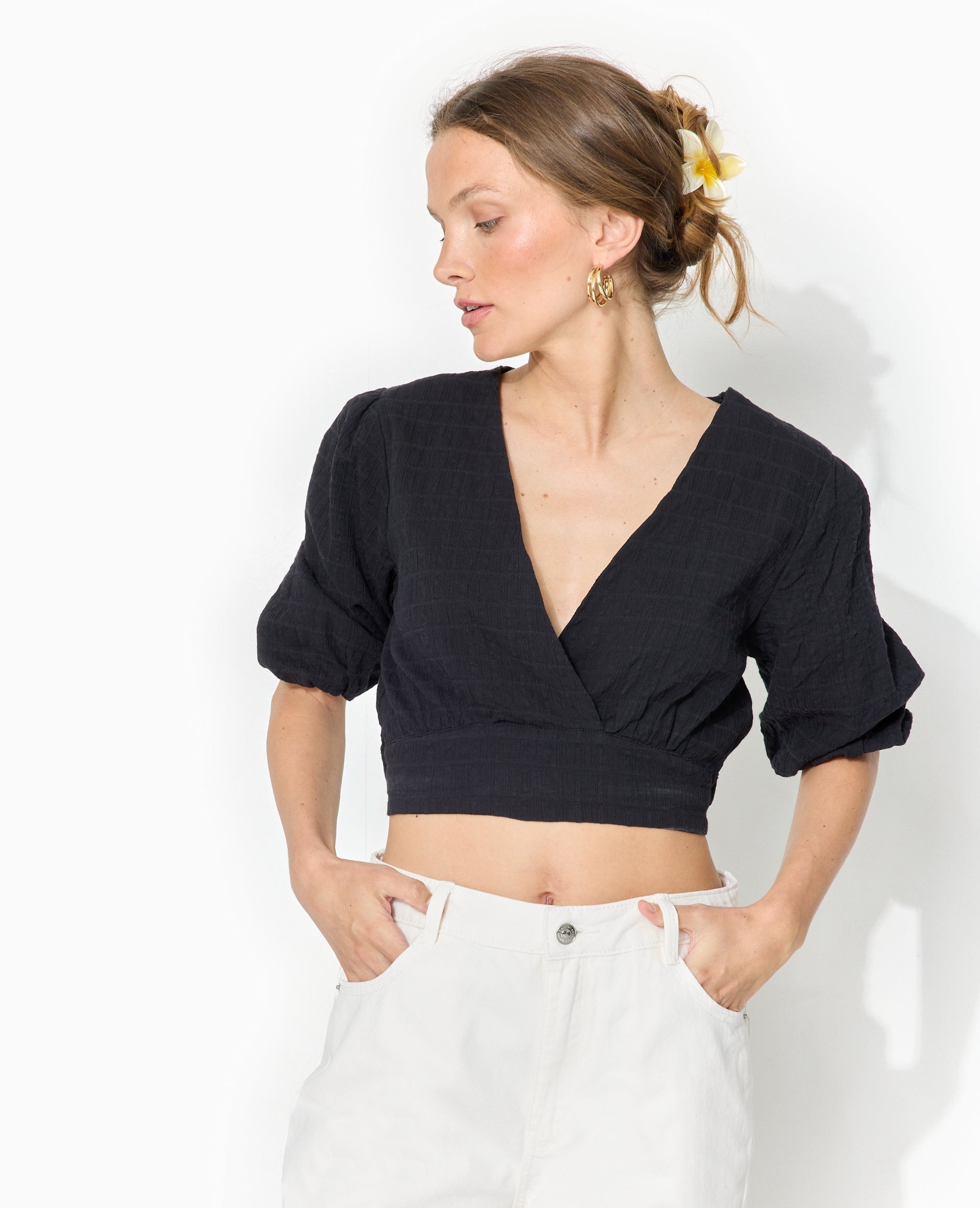 Blouse courte encolure V croisée