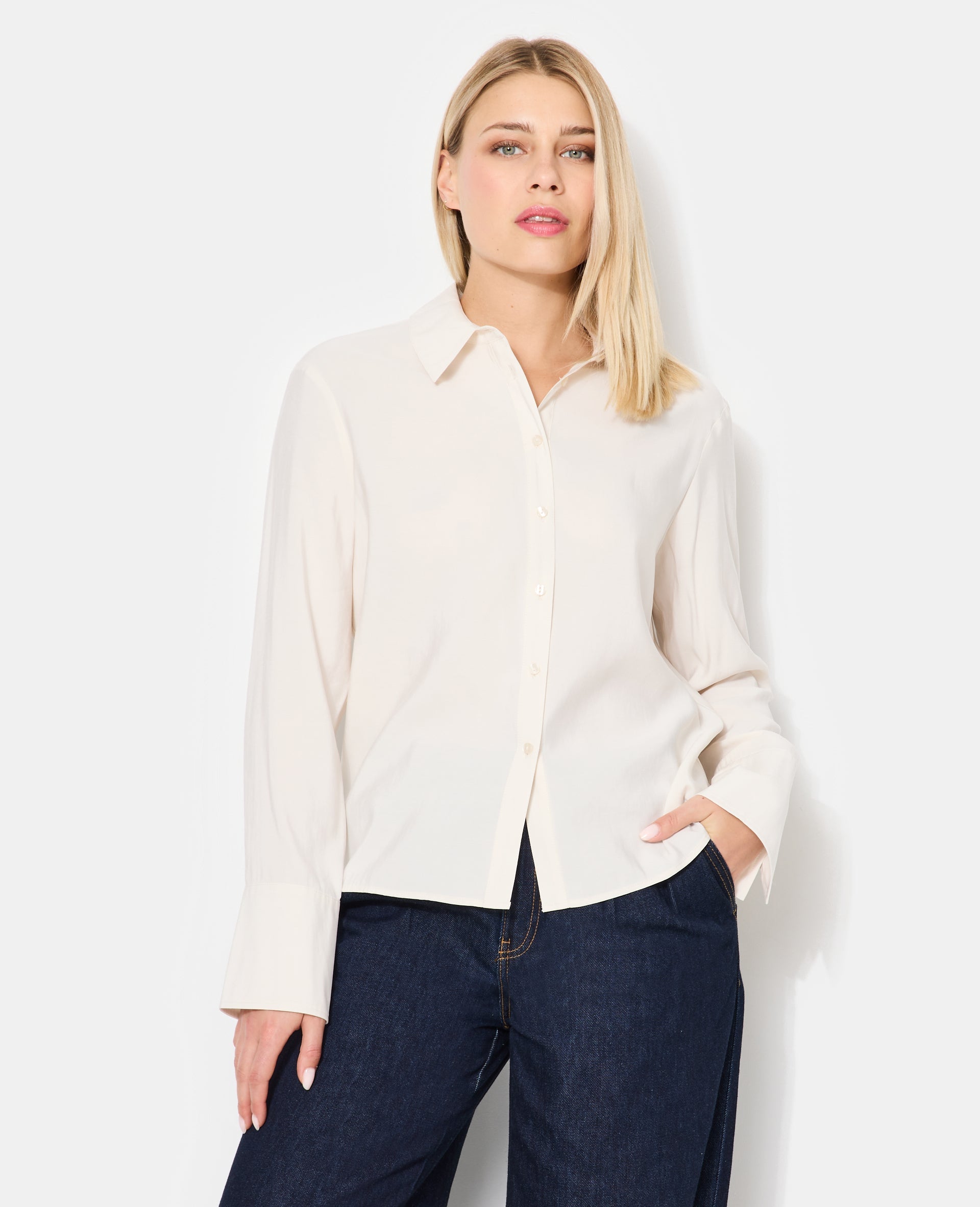 Chemise en tissu effet peau de pêche