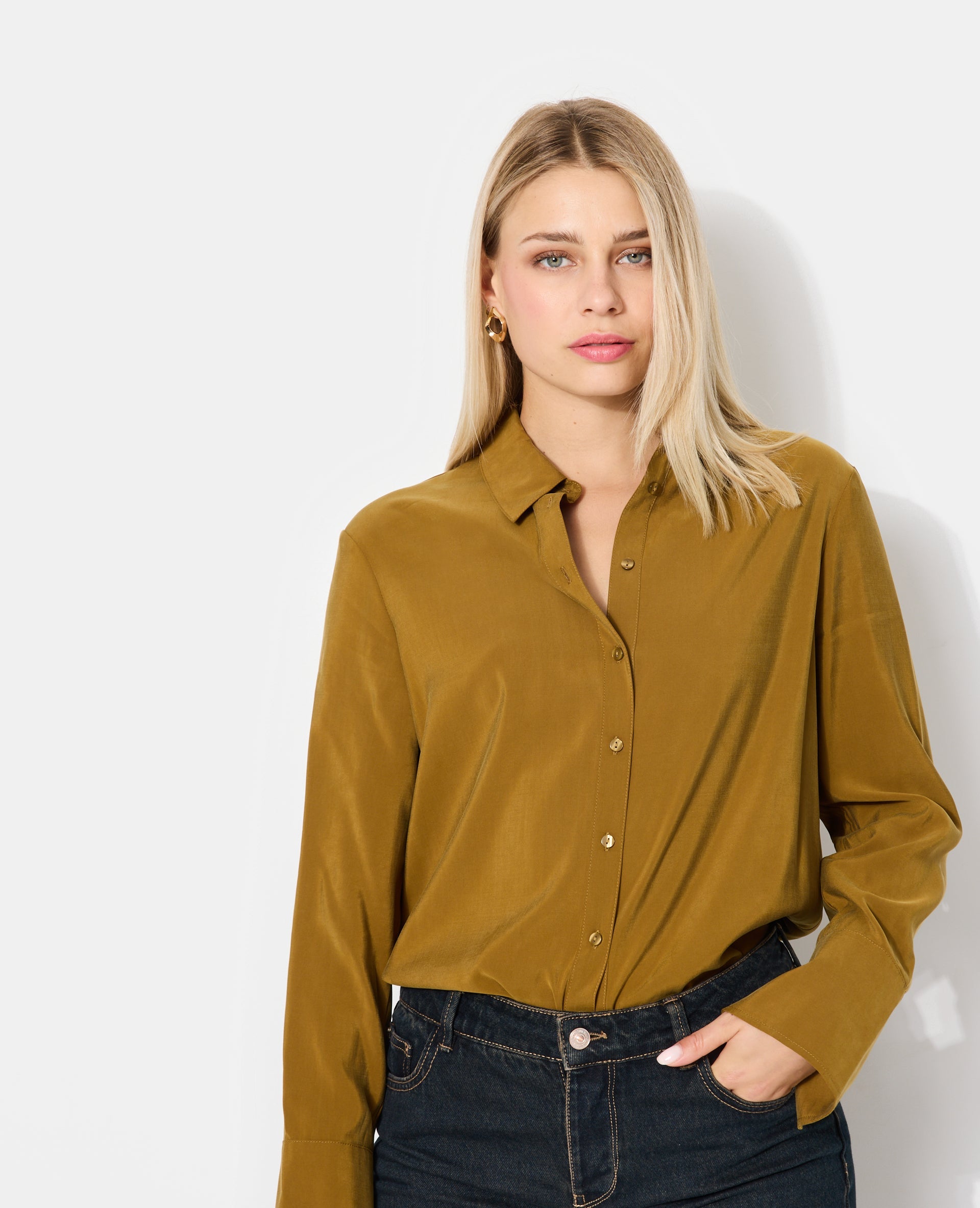 Chemise en tissu effet peau de pêche