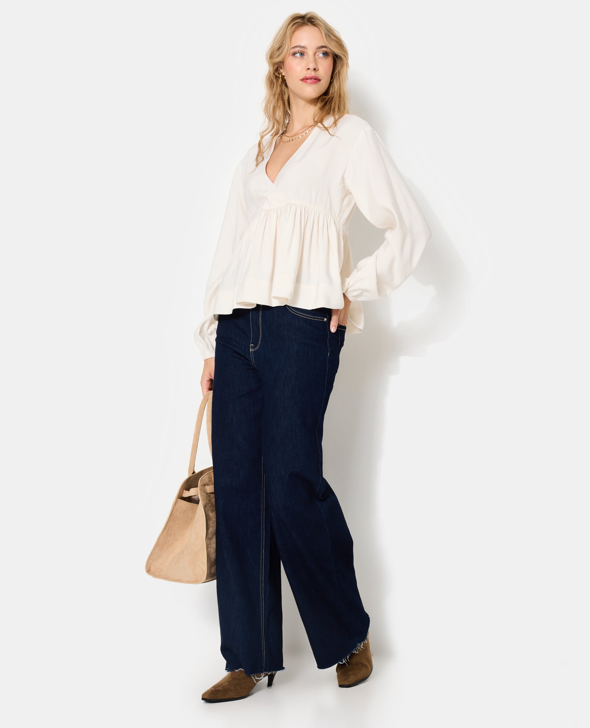 Blouse cache-coeur en tissu effet peau de pêche
