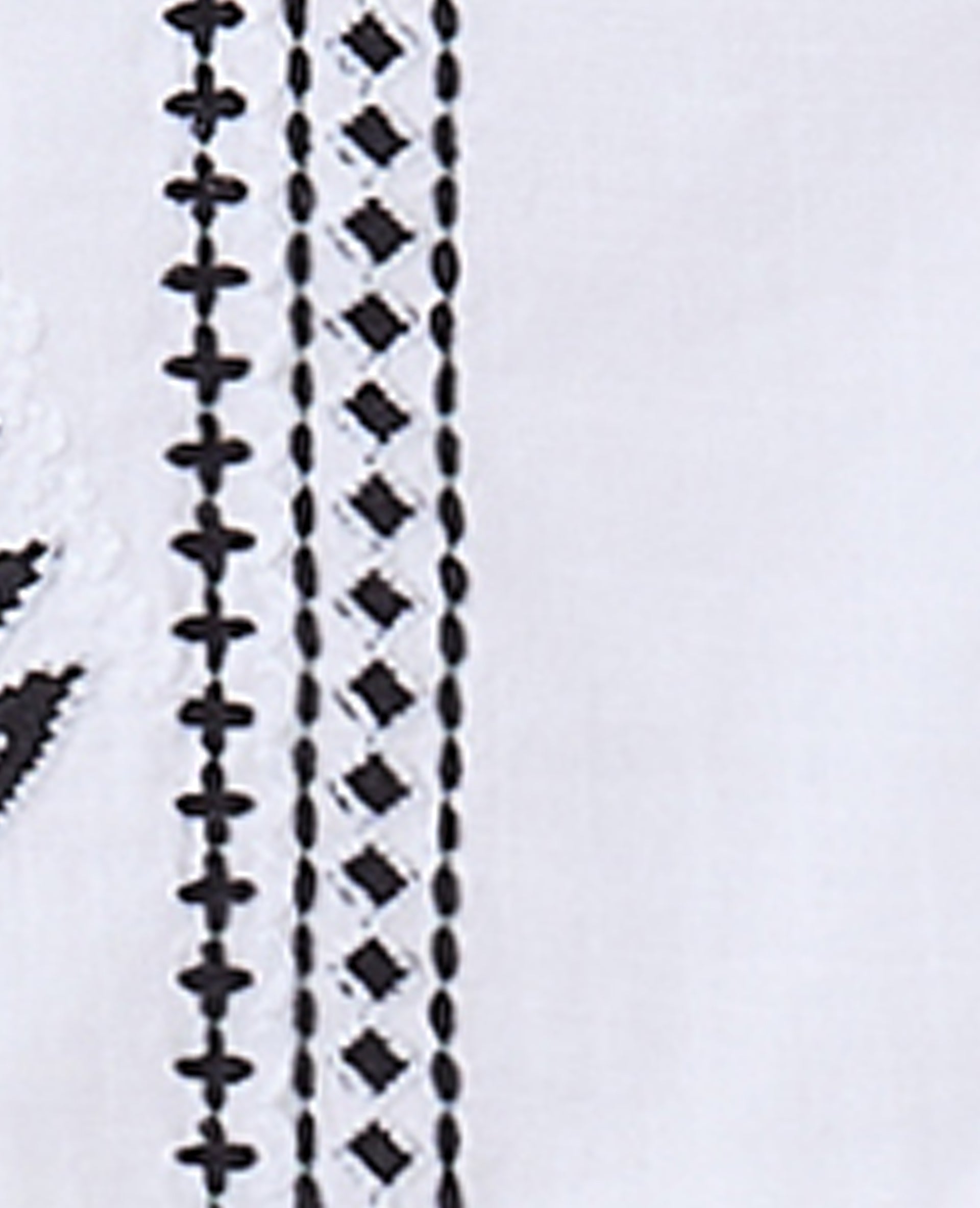 Blouse courte brodée avec manches ballons