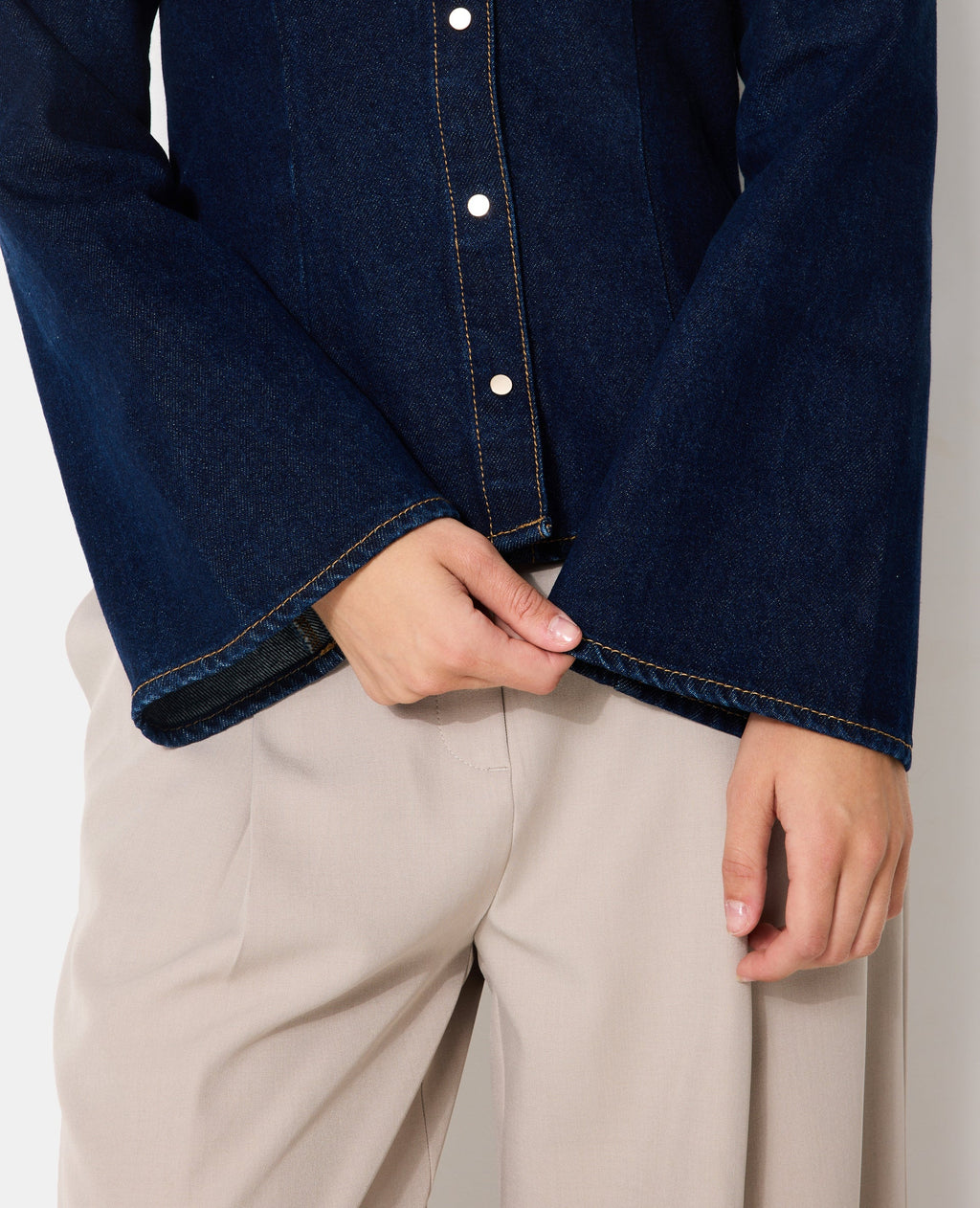 Chemise en jean stretch avec manches flare