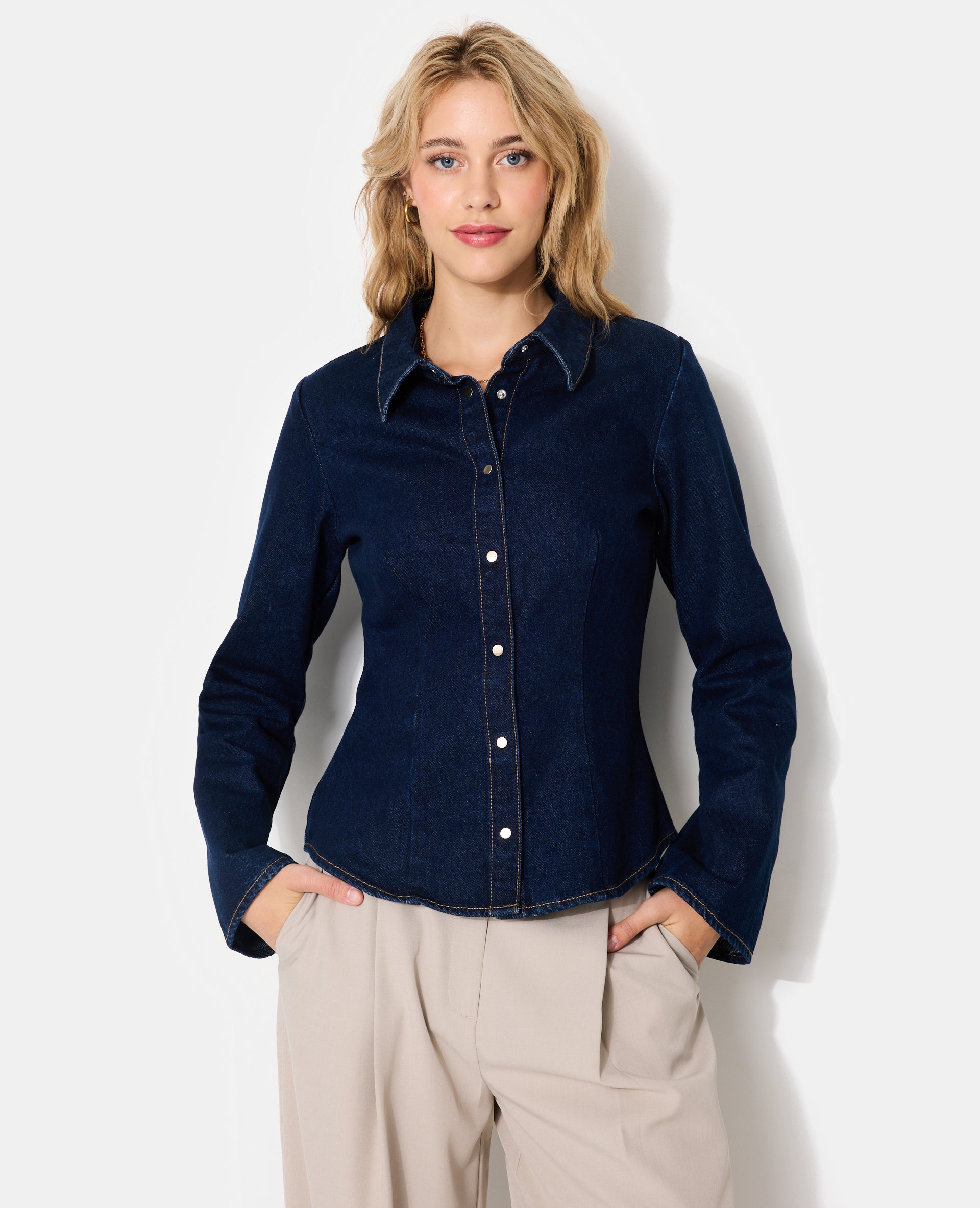 Chemise en jean stretch avec manches flare