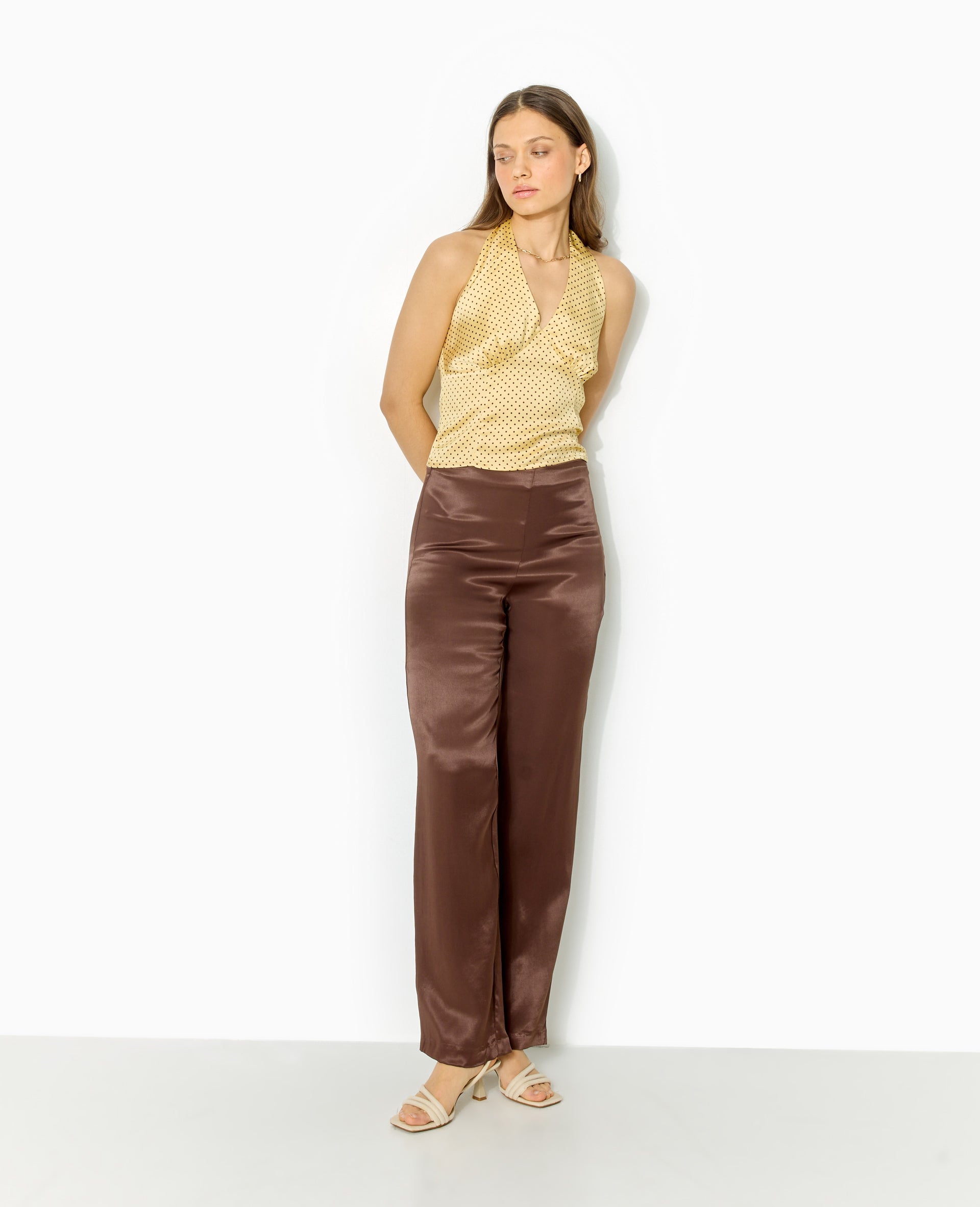 Top dos-nu en satin motif pois