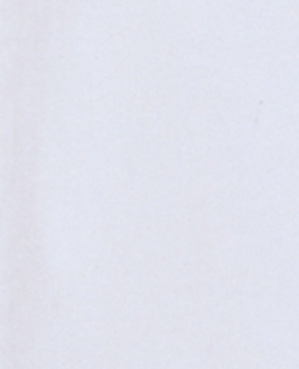 Blouse col volanté avec plis et dentelle