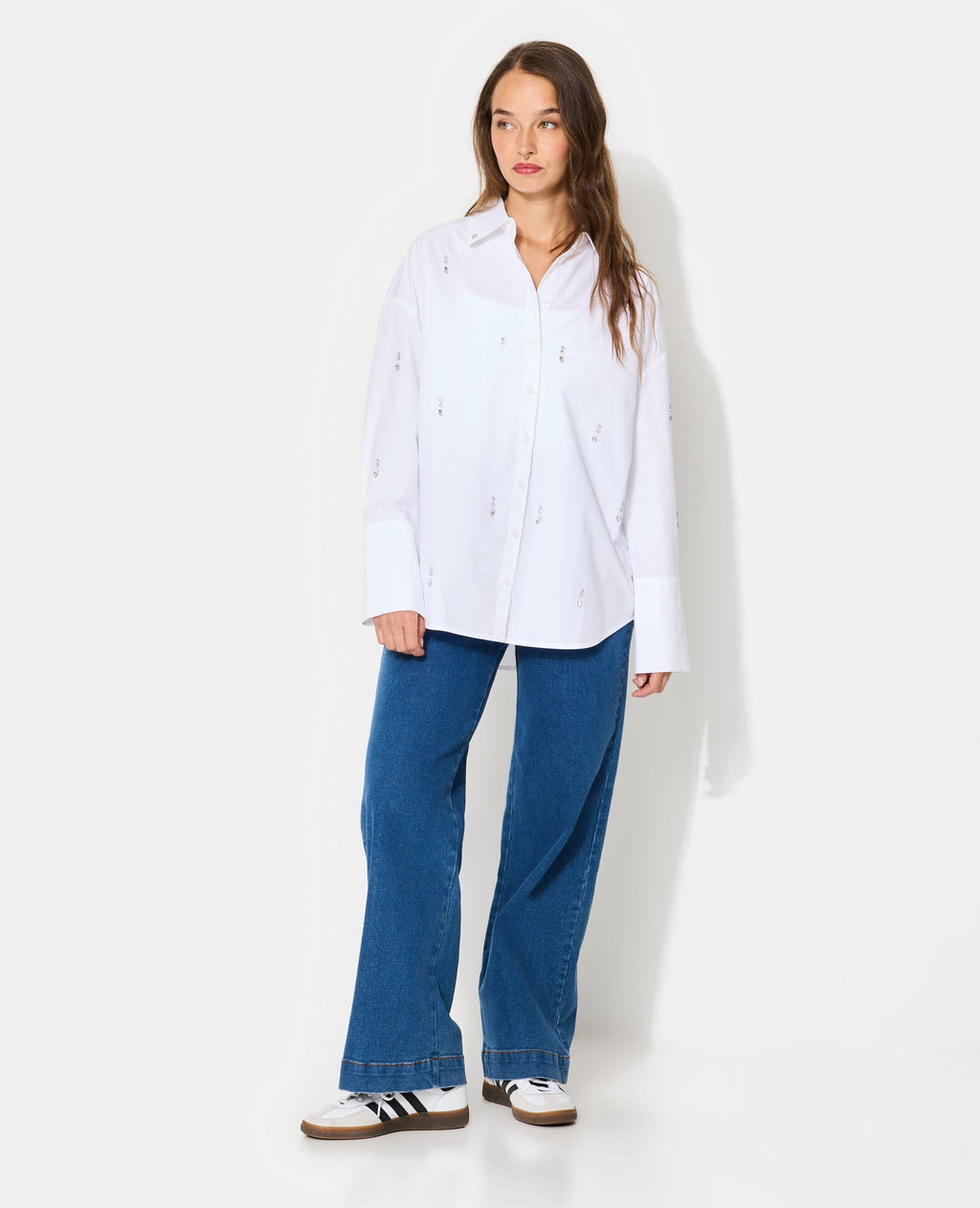 Chemise oversize avec strass devant
