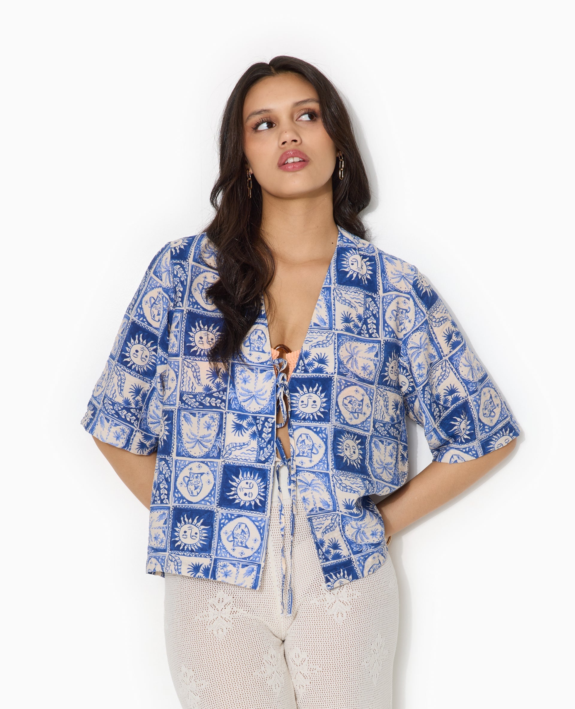 Chemise manches courtes avec liens à nouer