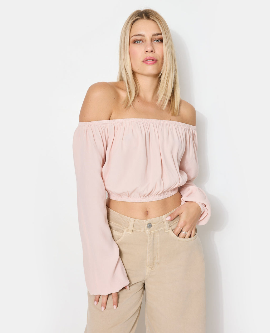 Blouse courte encolure Bardot