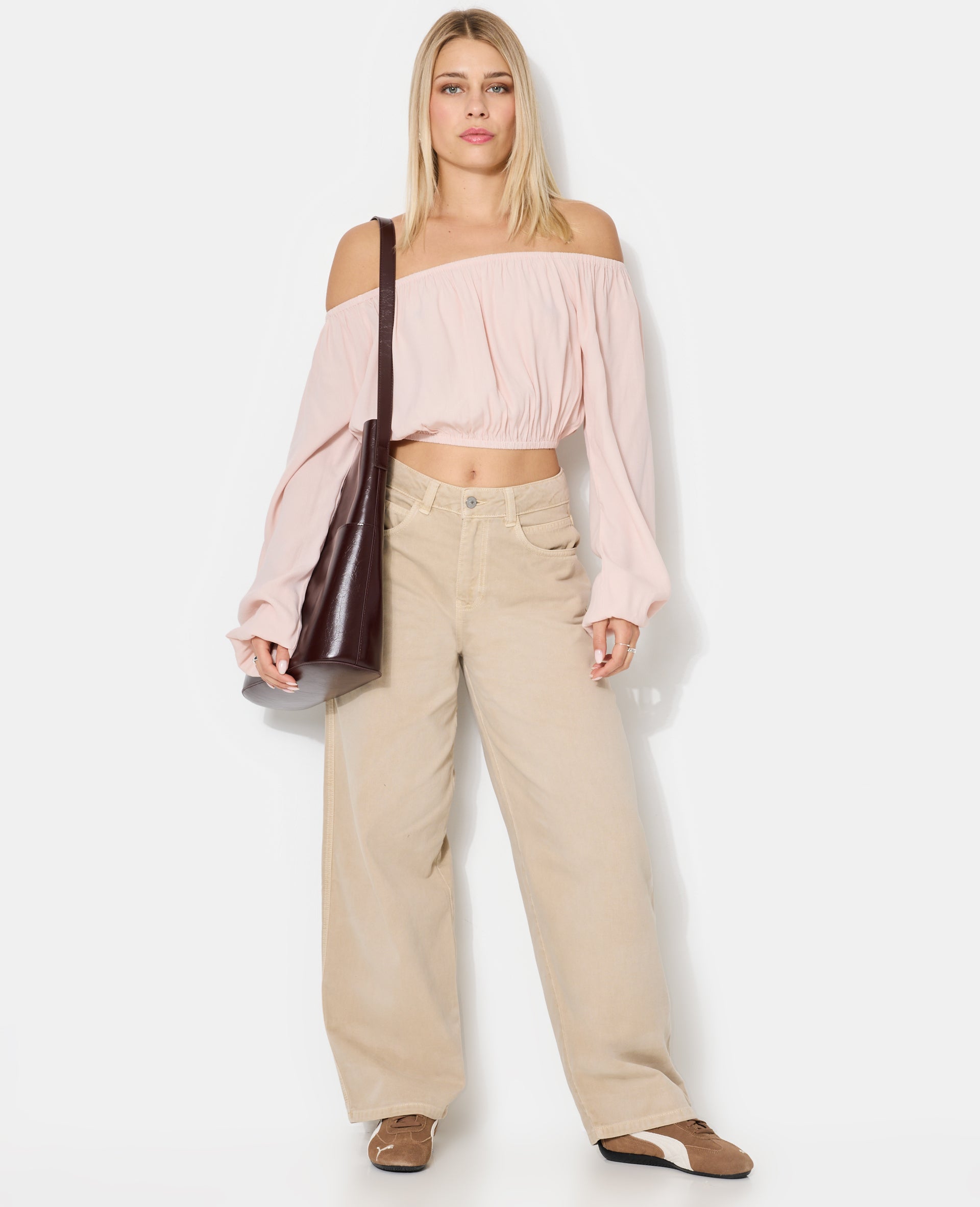 Blouse courte encolure Bardot