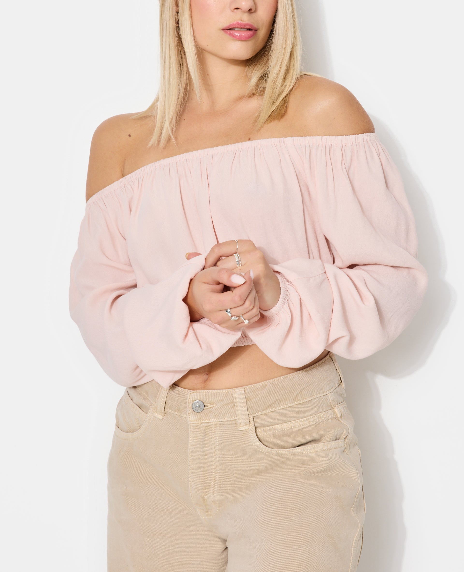 Blouse courte encolure Bardot