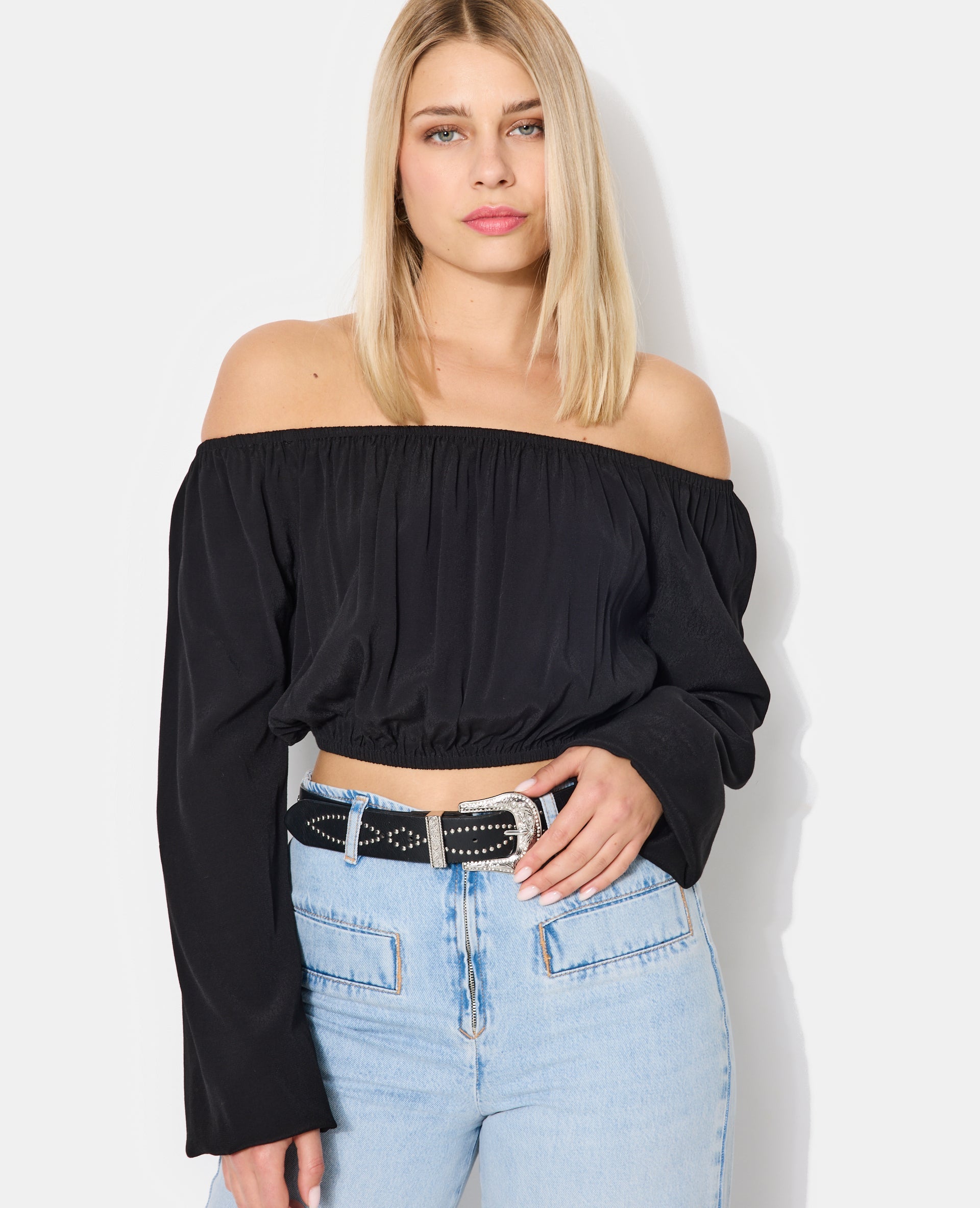Blouse courte encolure Bardot