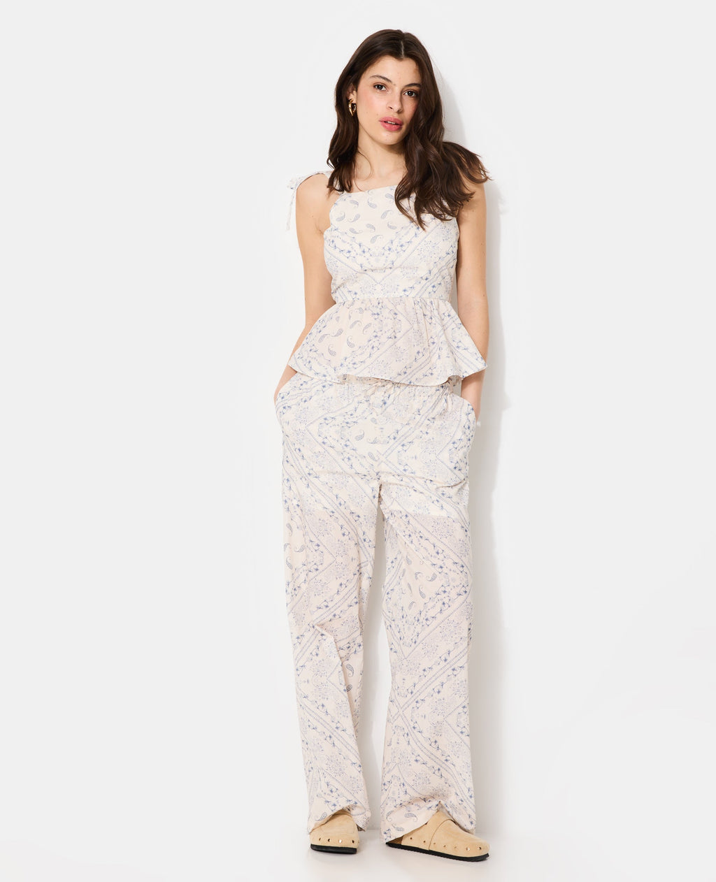 Top peplum motif fleurs et bandana