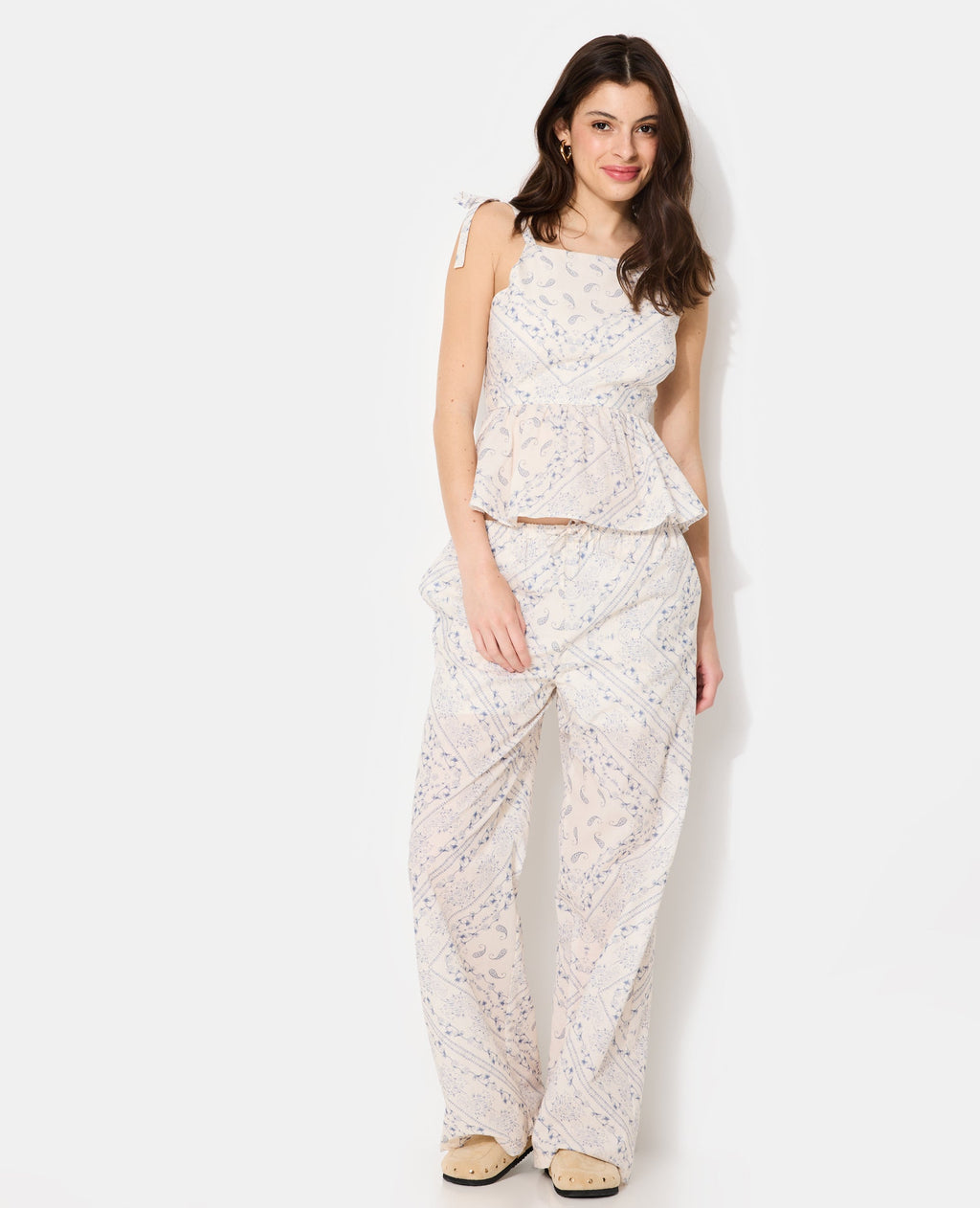 Top peplum motif fleurs et bandana
