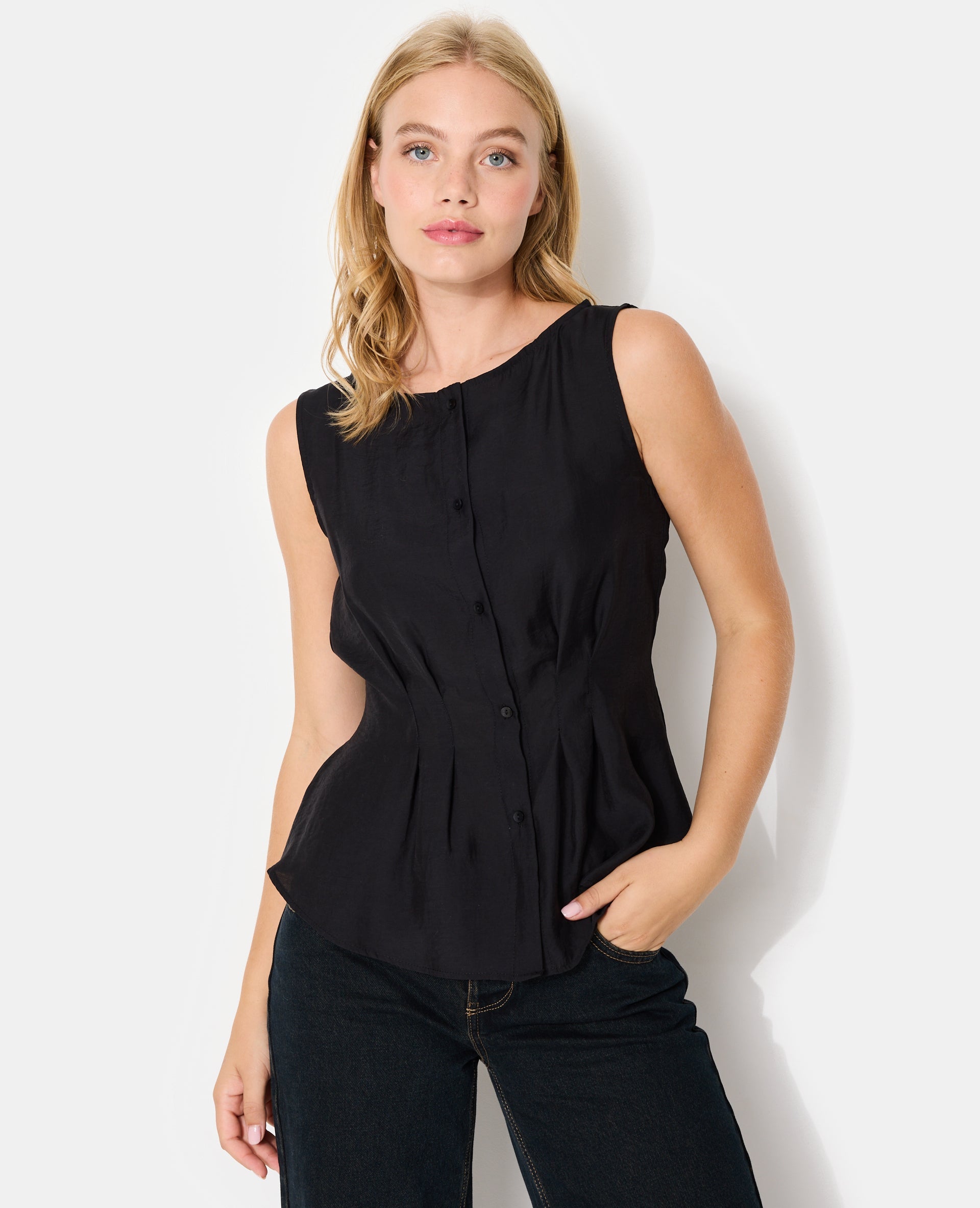 Top boutonné sans manches avec pinces