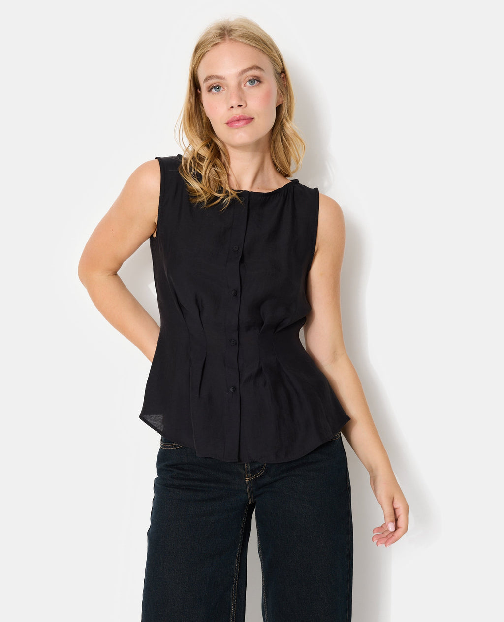 Top boutonné sans manches avec pinces