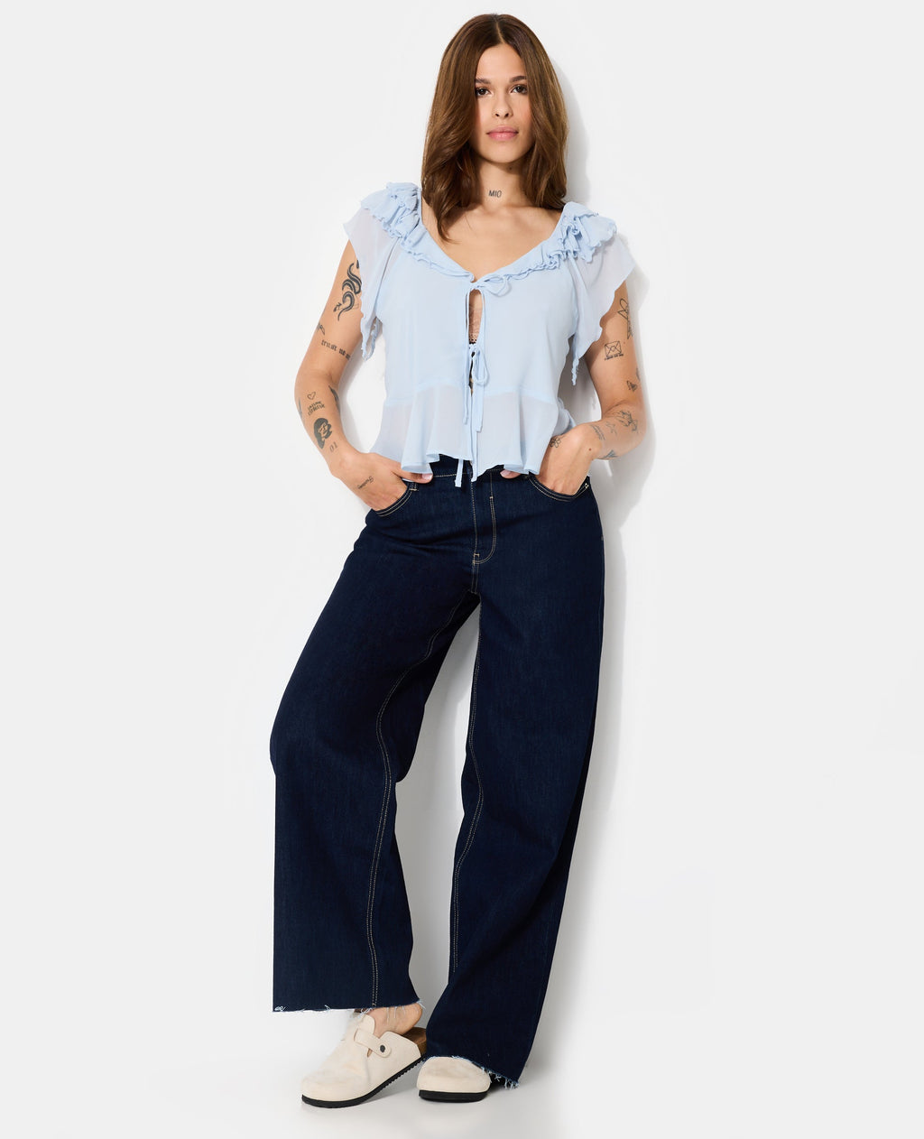 Blouse en voile avec volants et nouettes