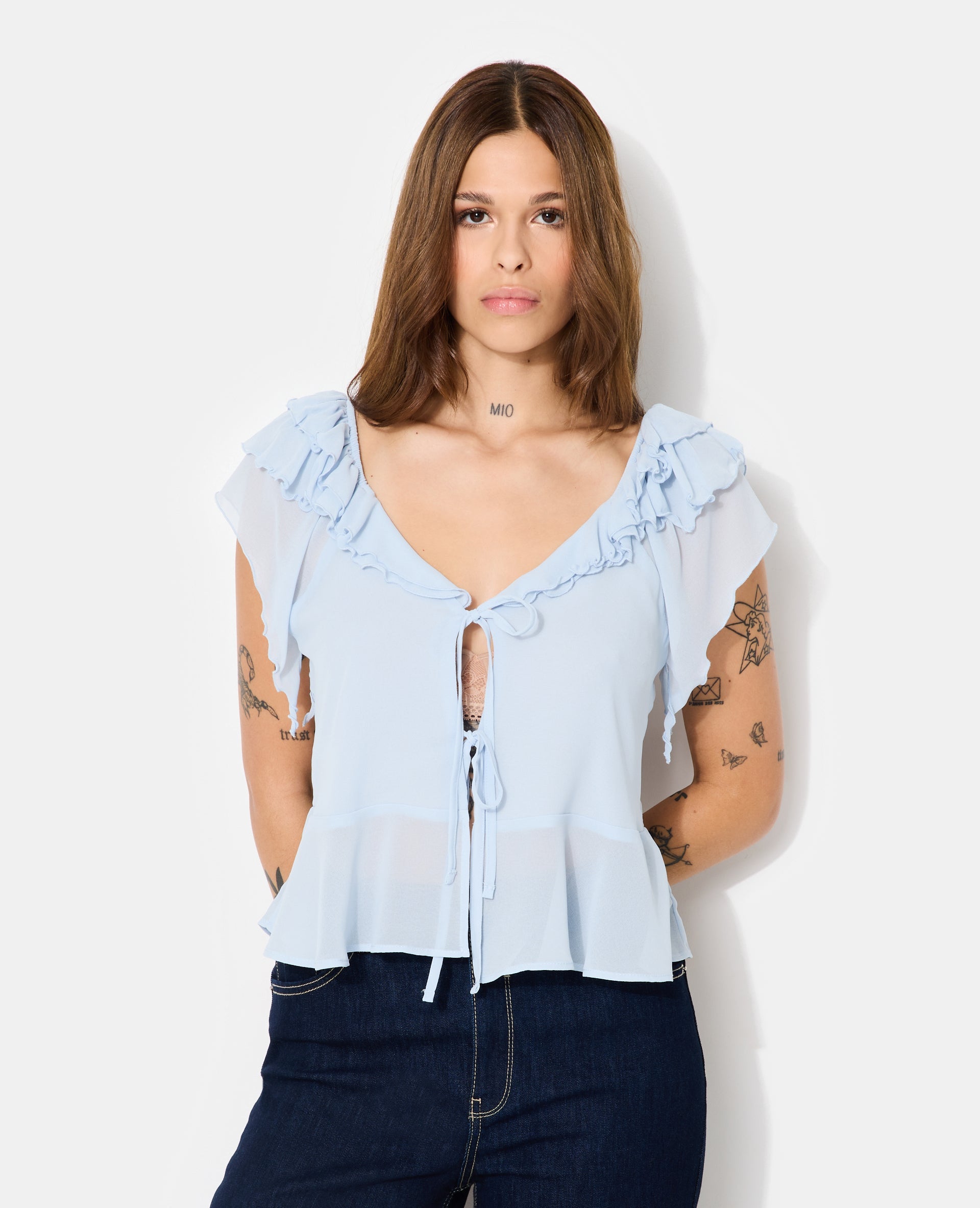 Blouse en voile avec volants et nouettes