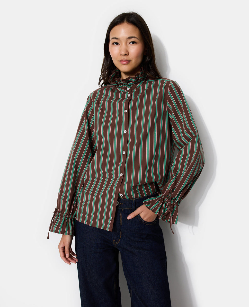 Chemise rayée avec col et manches volantés