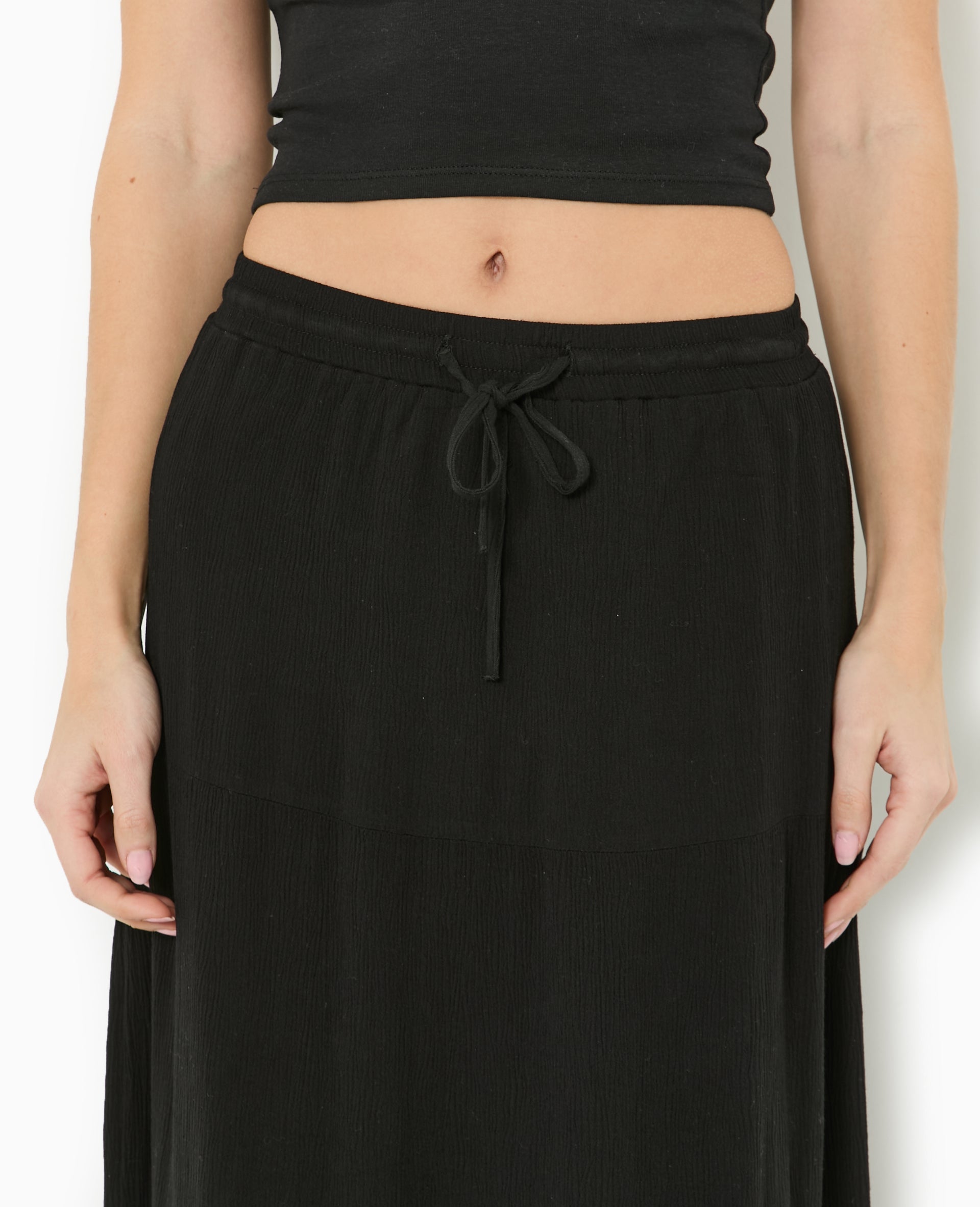 Jupon long à étages avec ceinture élastiquée