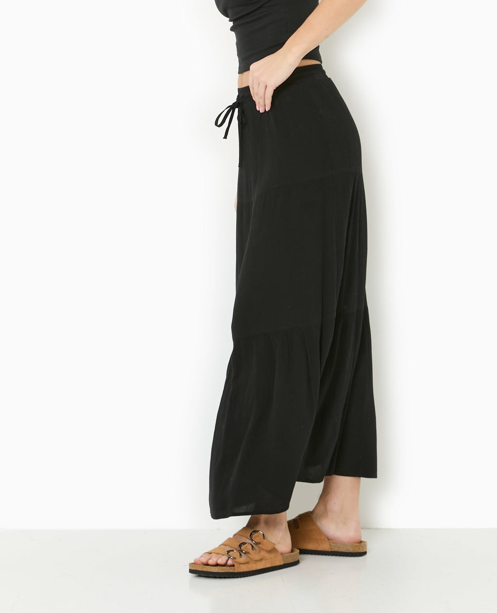 Jupon long à étages avec ceinture élastiquée