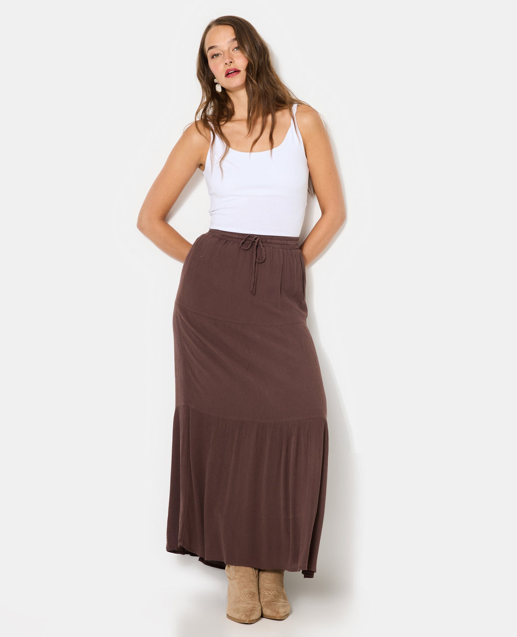 Jupon long à étages avec ceinture élastiquée