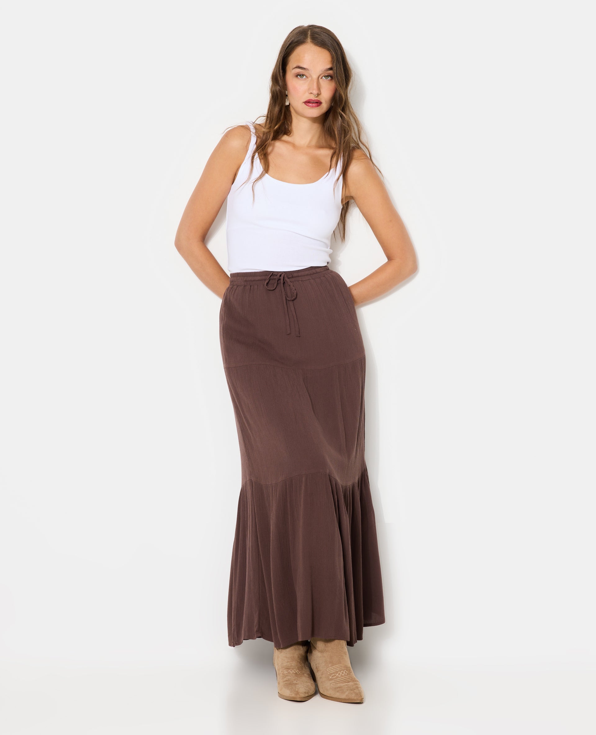 Jupon long à étages avec ceinture élastiquée