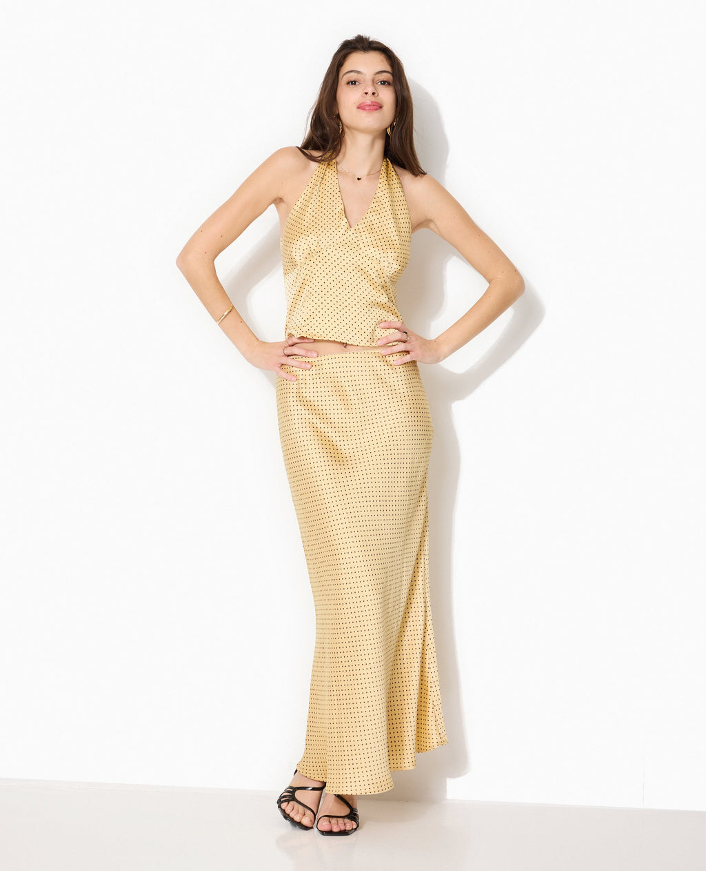Jupe longue en satin motif pois