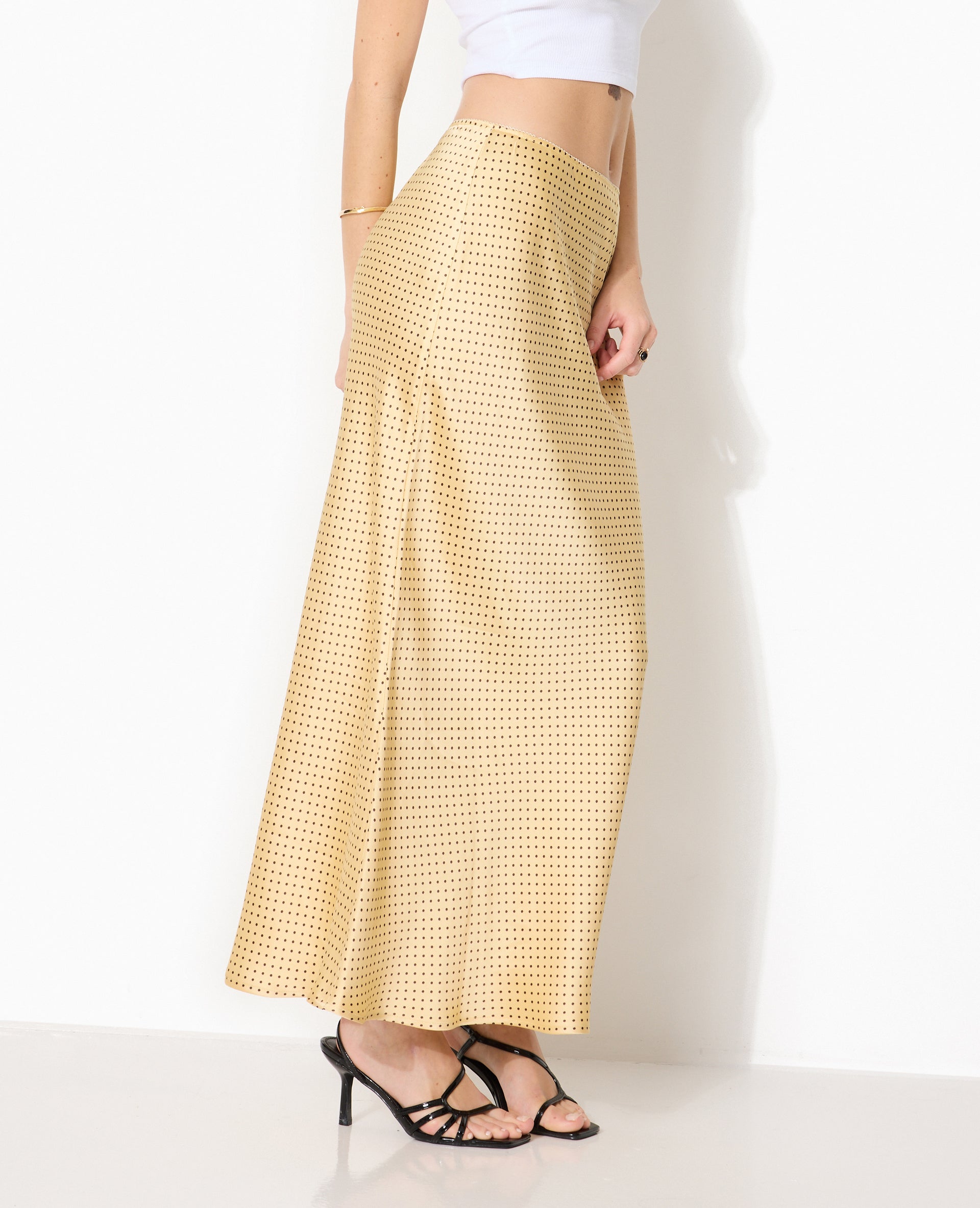 Jupe longue en satin motif pois
