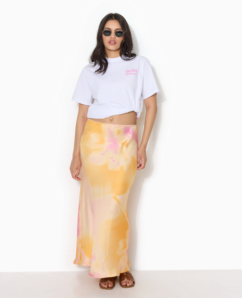 Jupe longue en satin motif maxi-fleurs
