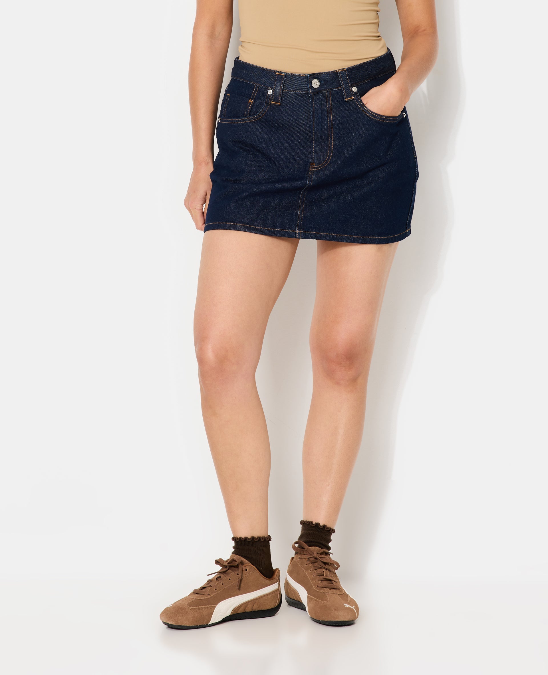 Mini jupe-short taille basse en jean