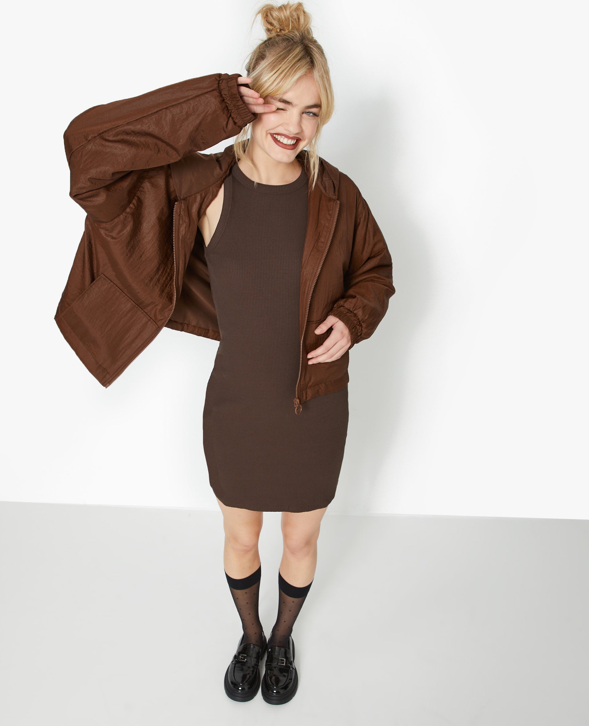 Robe débardeur courte en maille côtelée