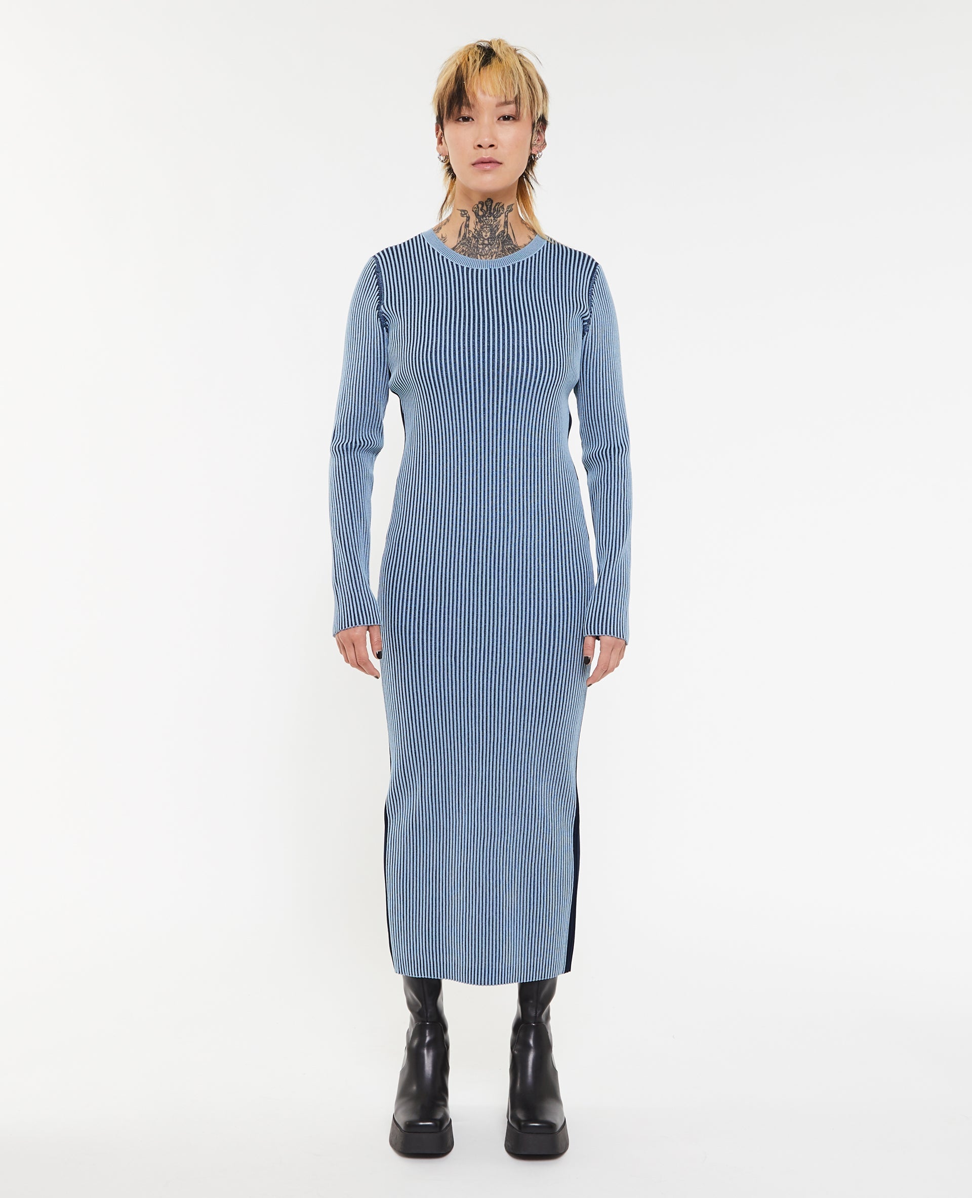Robe longue en maille avec effet rayé