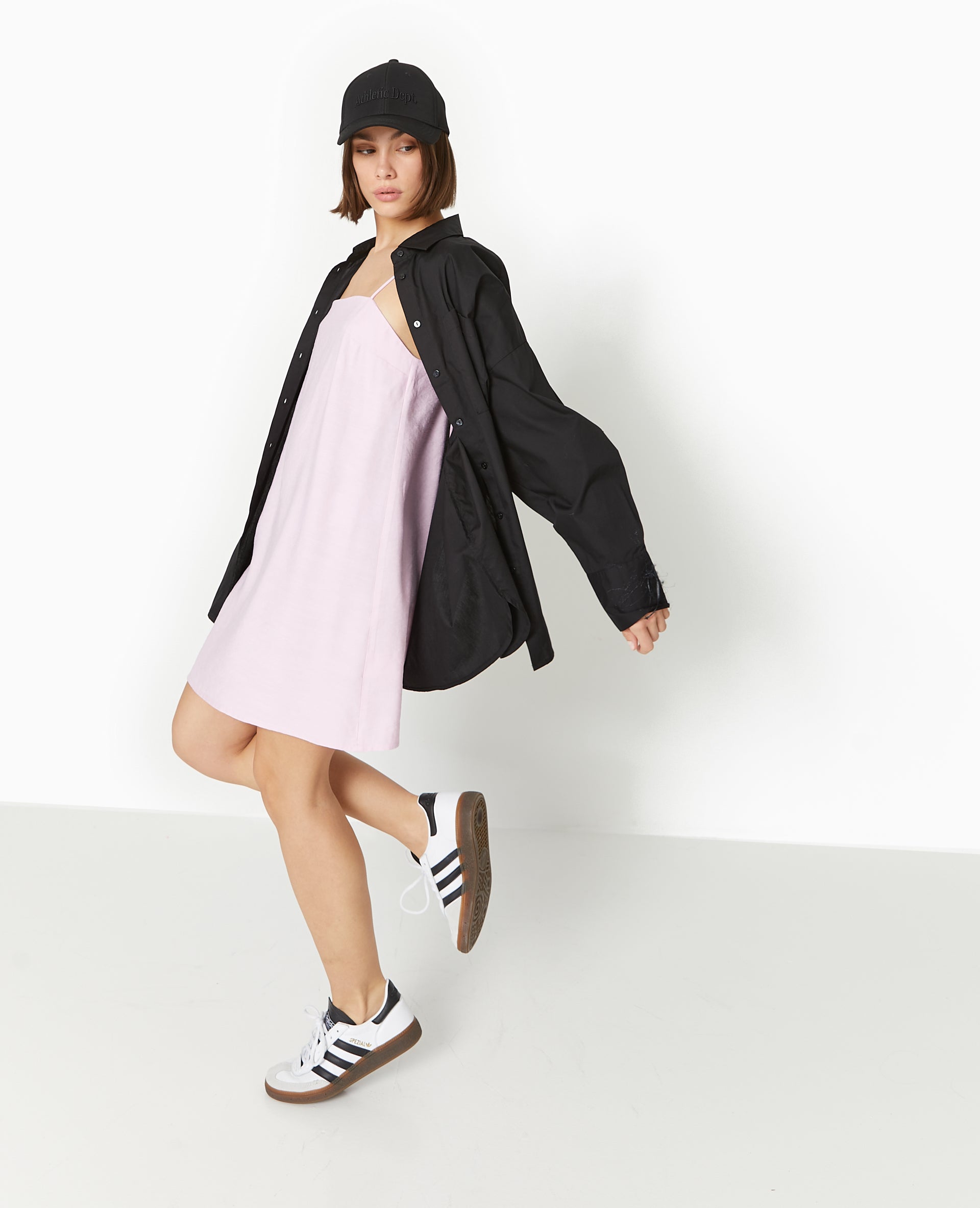 Robe courte avec bretelles à nouer