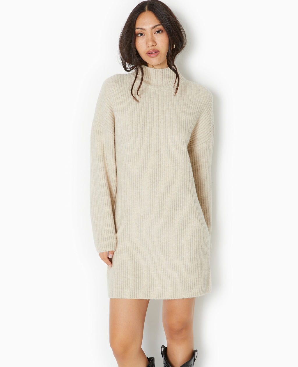Robe courte en maille côtelée