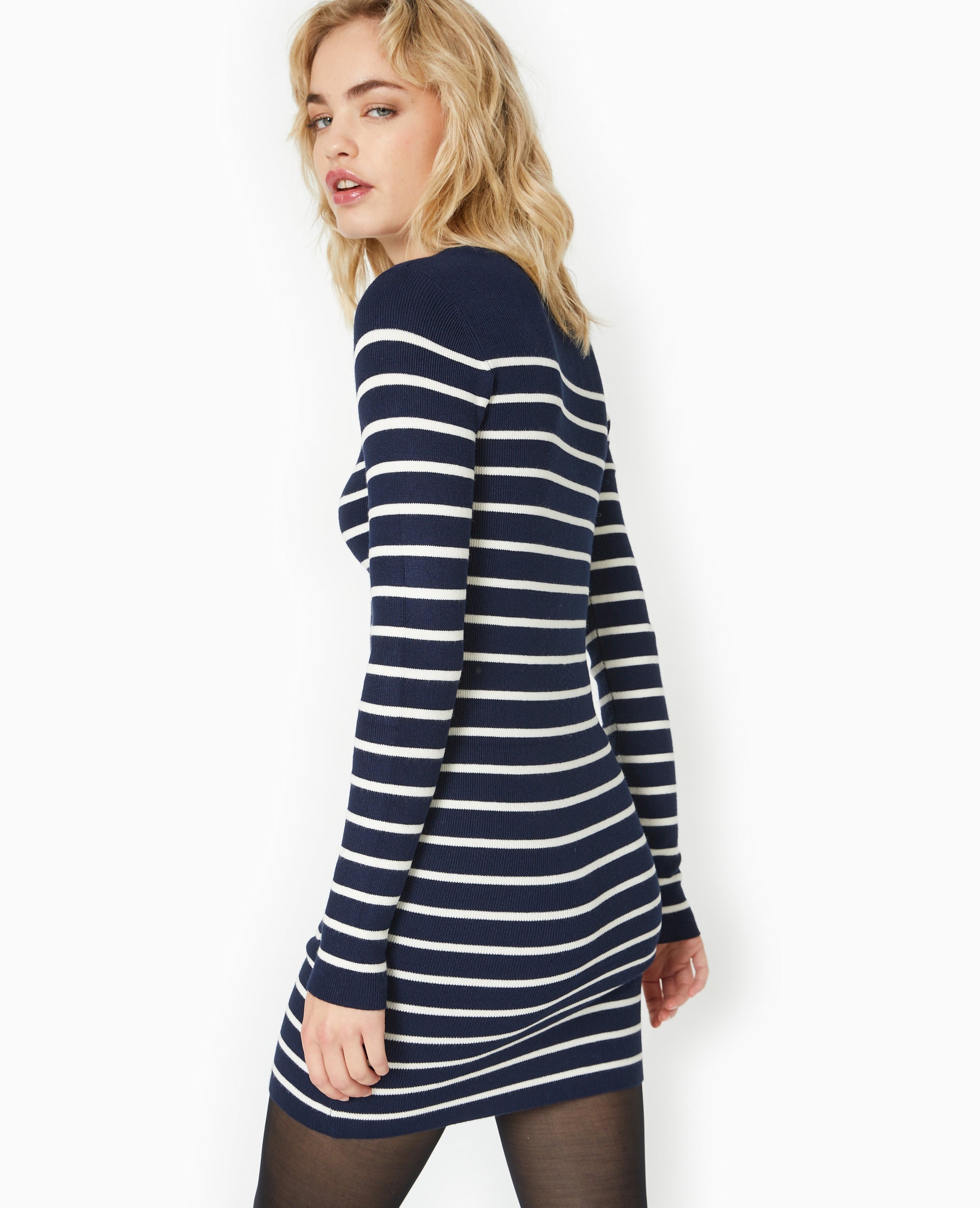 Robe boutonnée en maille rayée