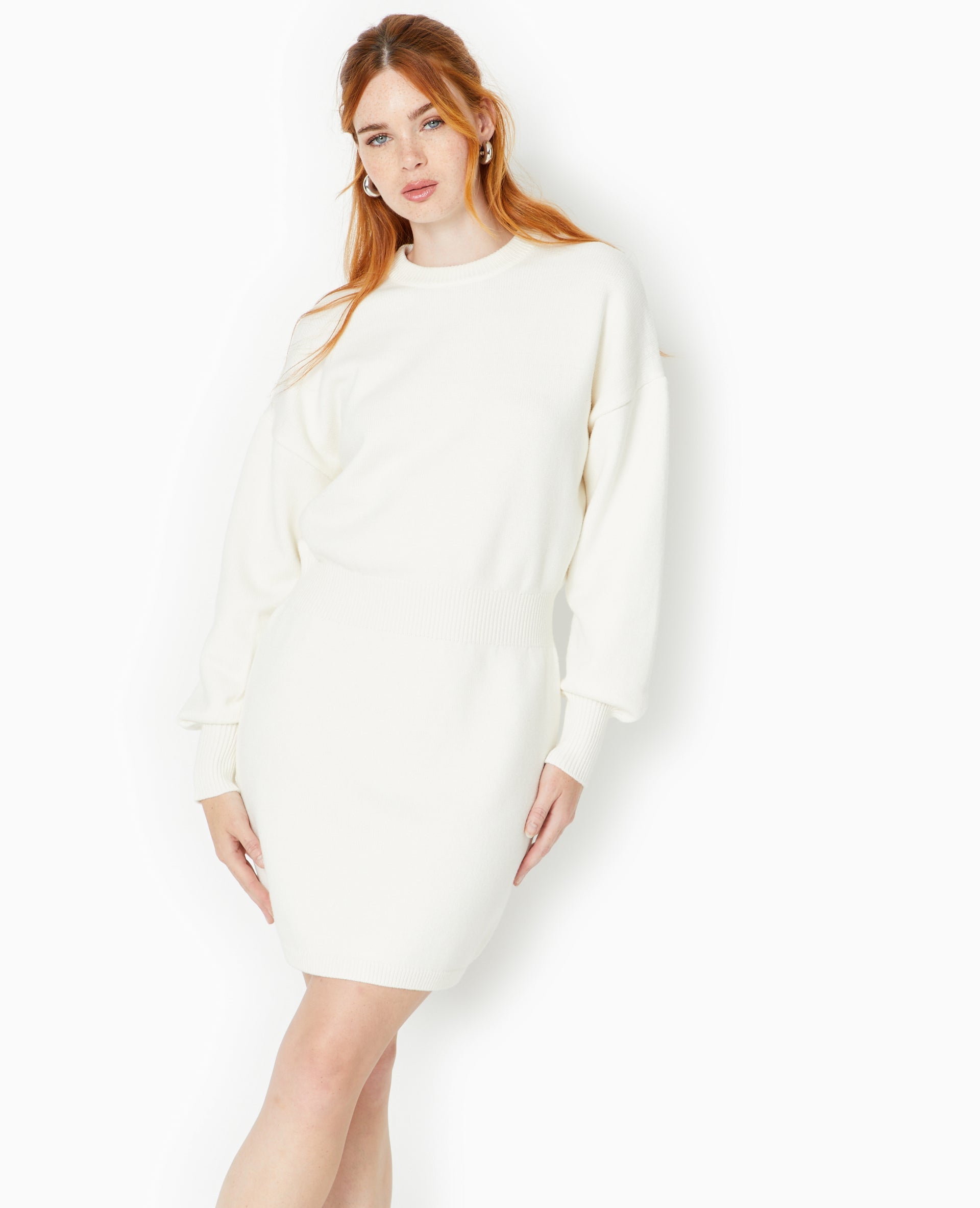 Robe en maille avec taille marquée