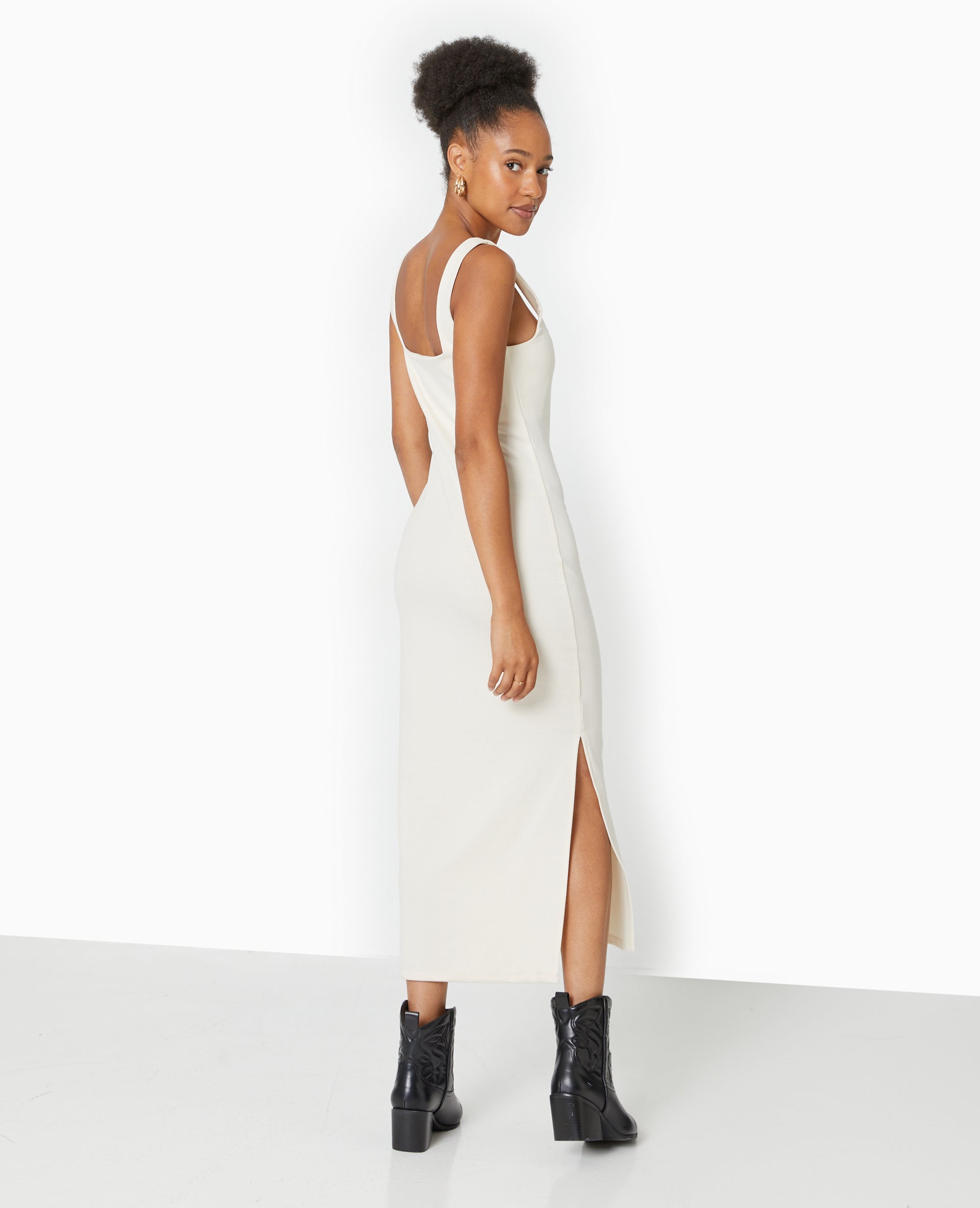 Robe longue et moulante en maille