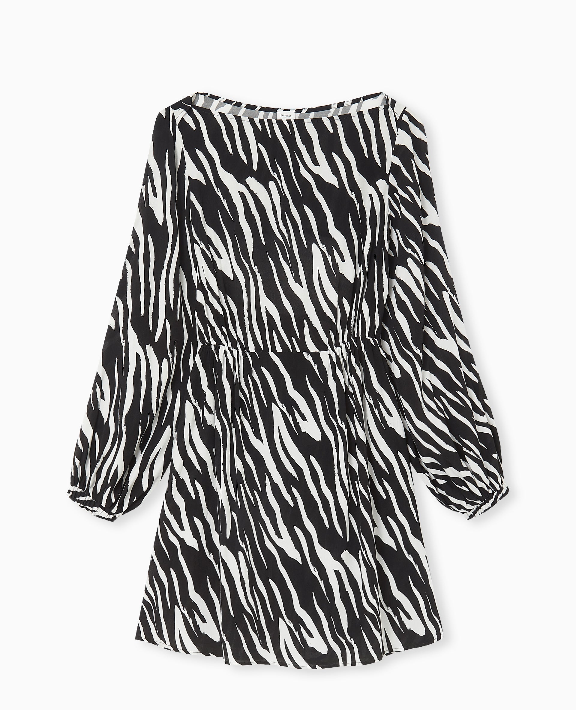 Robe courte avec découpe dos