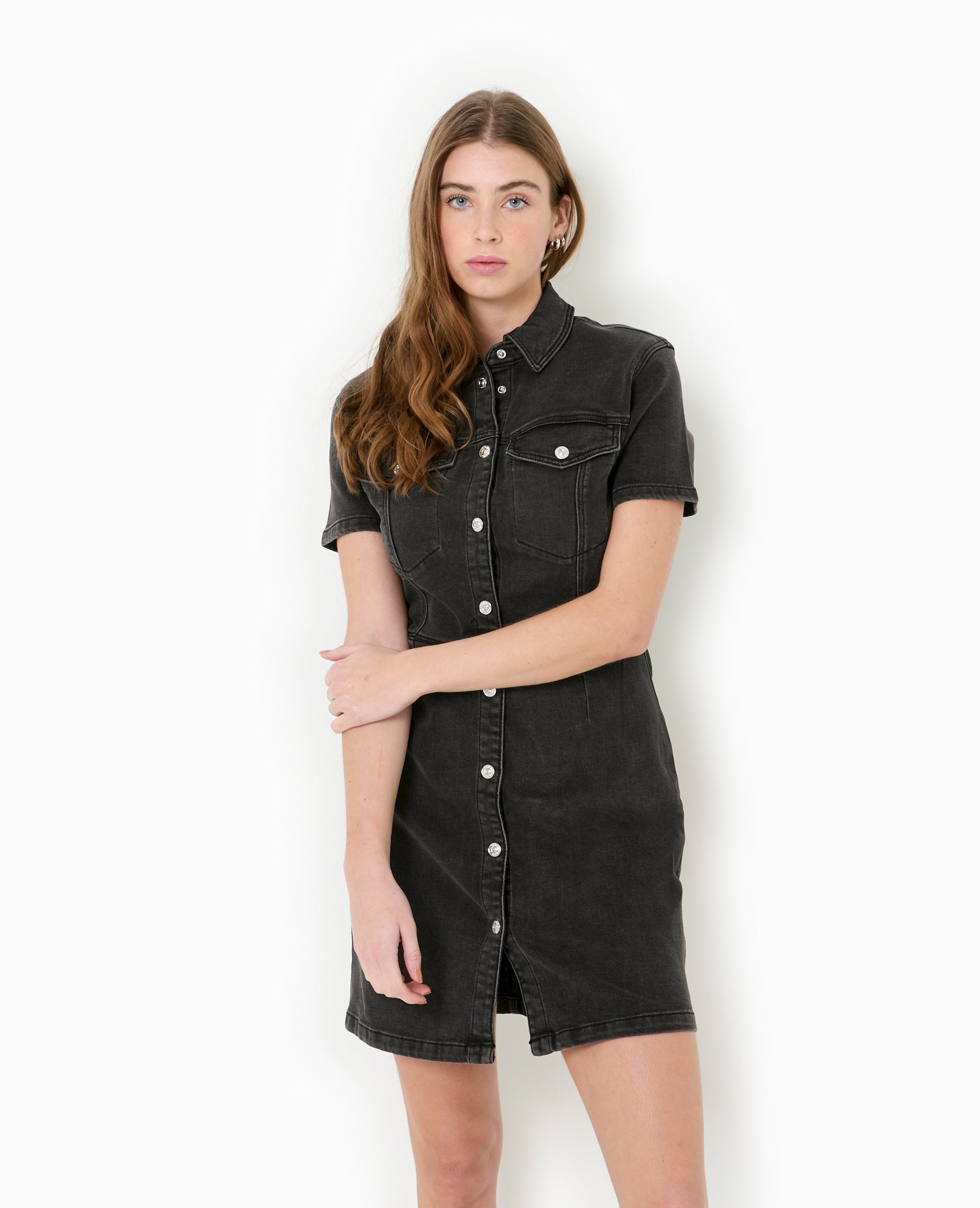 Robe courte boutonnée en jean stretch